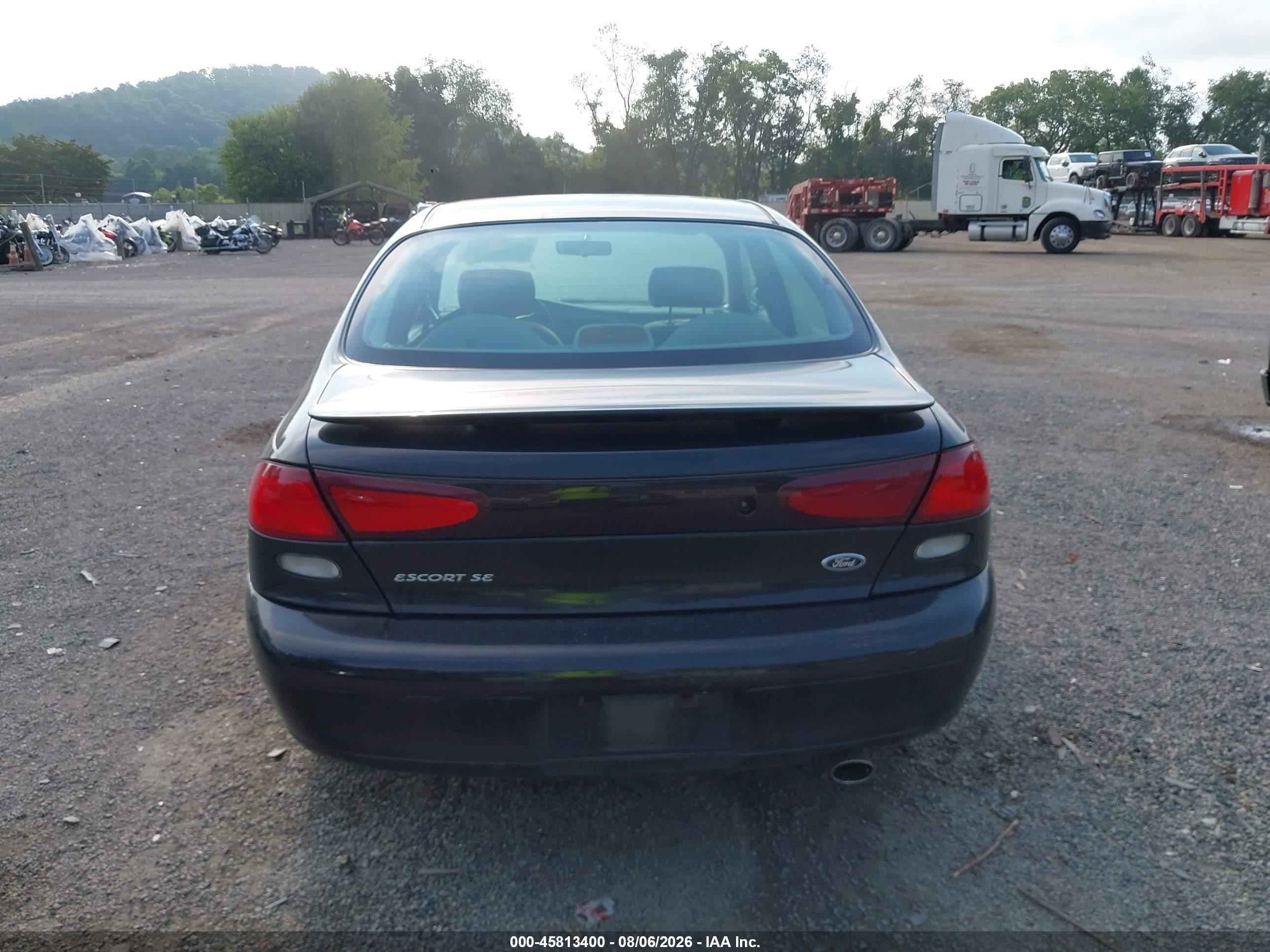 1998 Ford Escort Se Black vin: 1FAFP13P0WW276419
