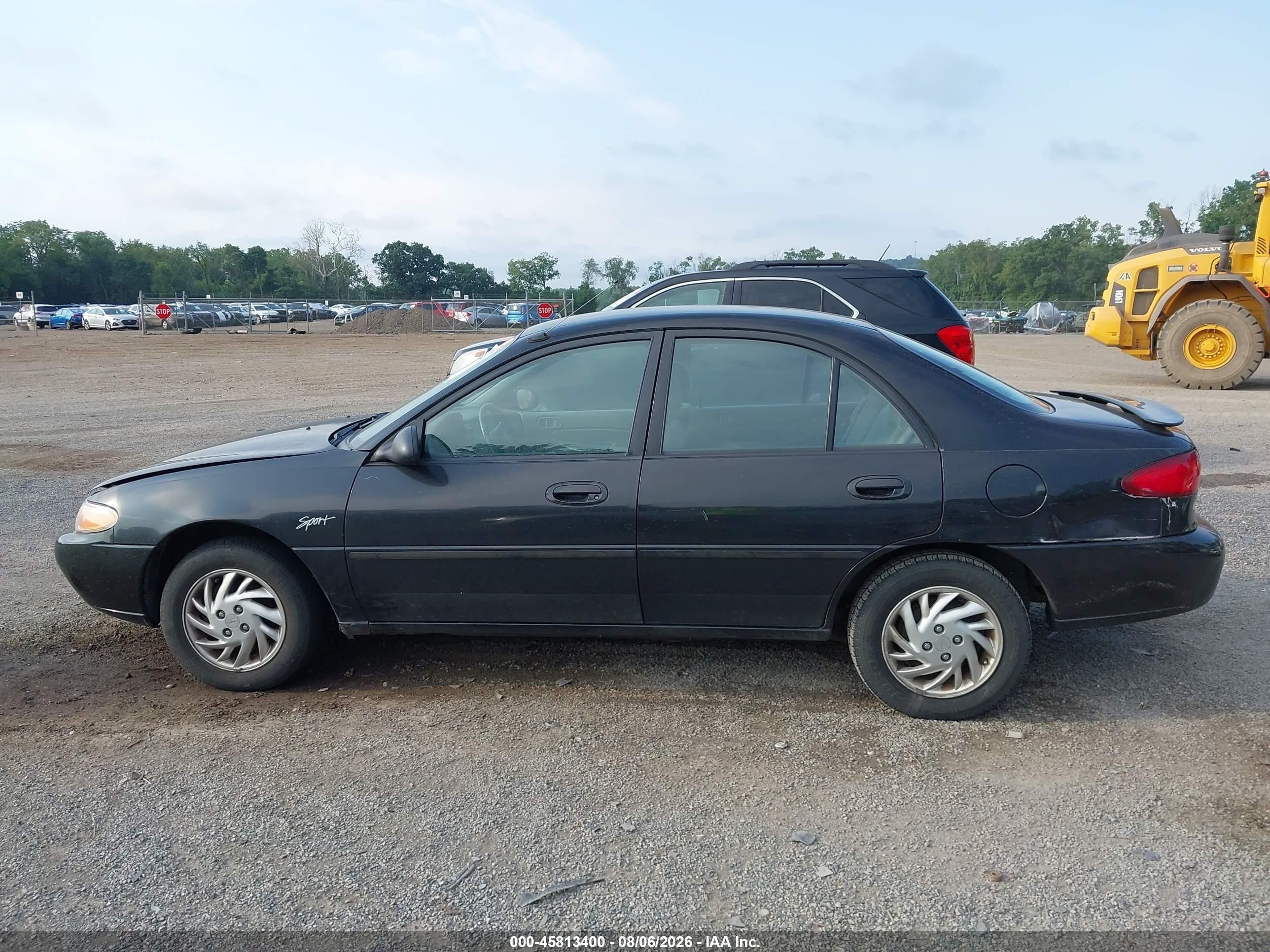 1998 Ford Escort Se Black vin: 1FAFP13P0WW276419