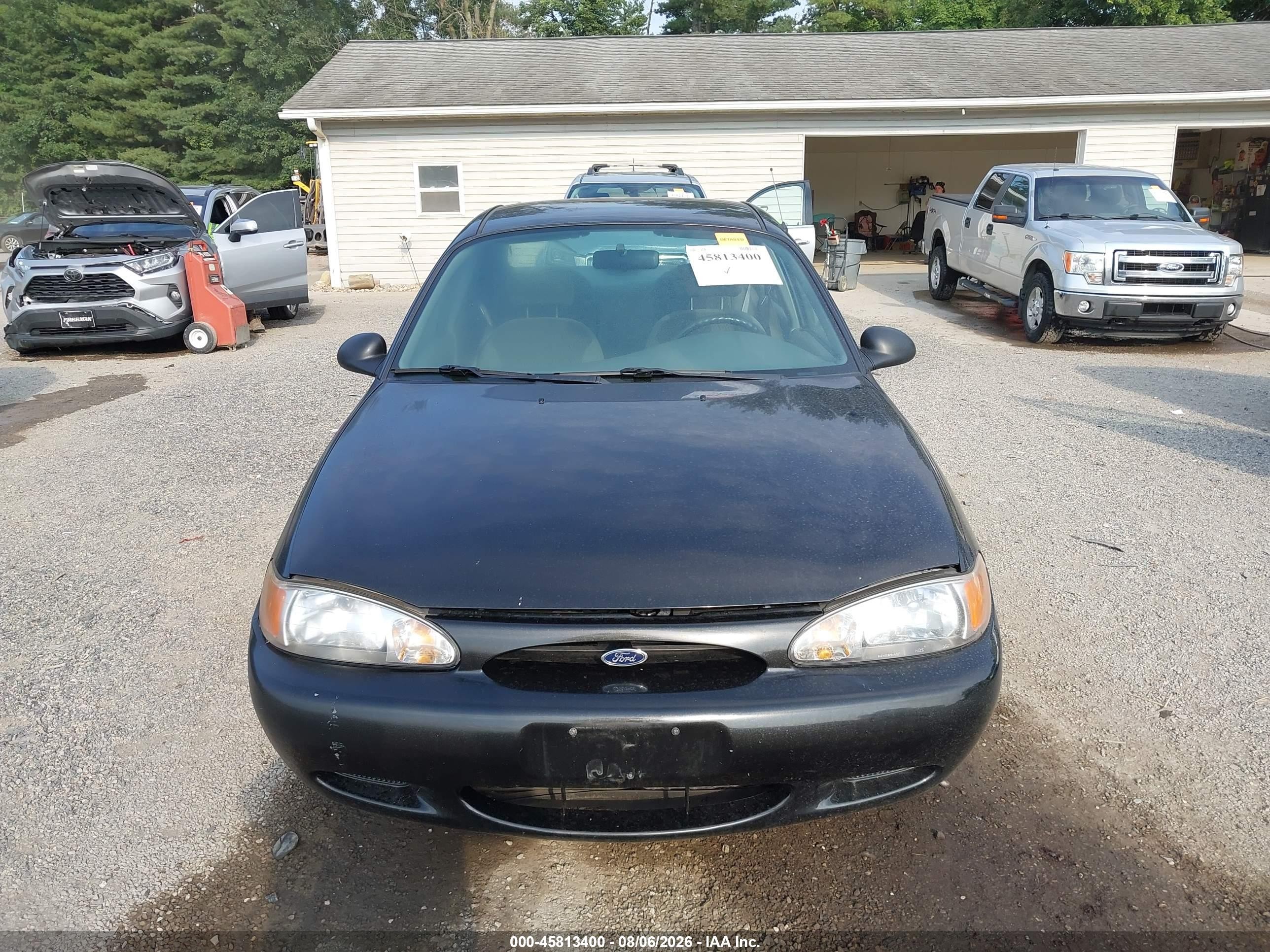 1998 Ford Escort Se Black vin: 1FAFP13P0WW276419