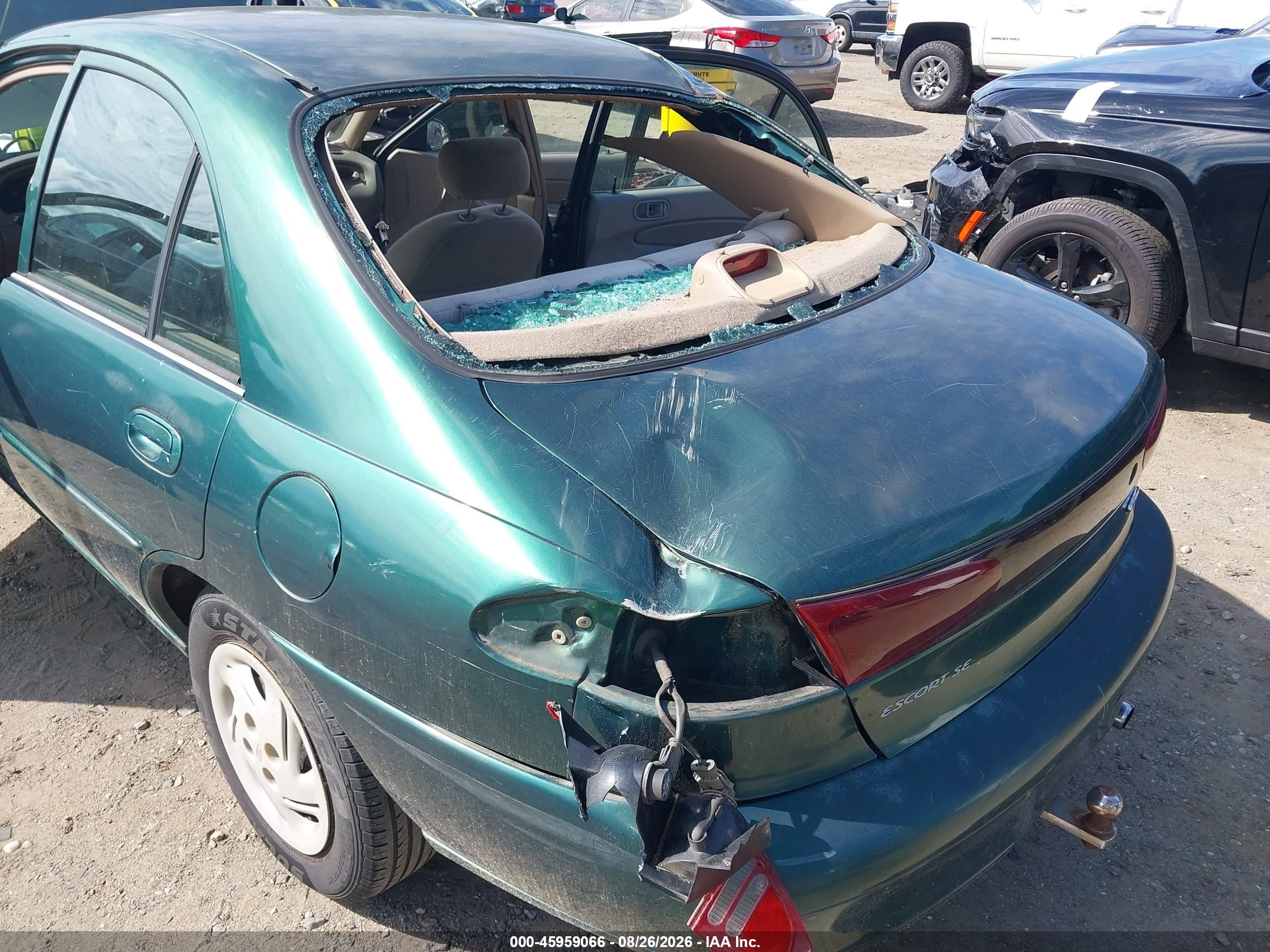 1999 Ford Escort Se Green vin: 1FAFP13P3XW286783