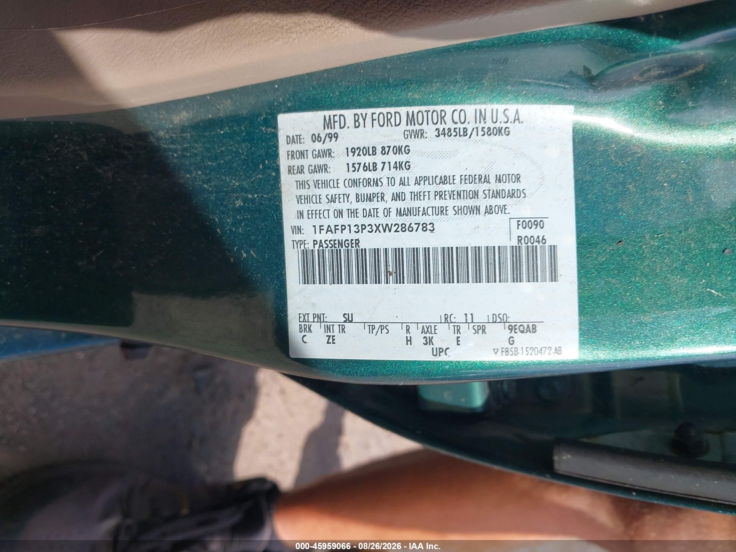 1999 Ford Escort Se Green vin: 1FAFP13P3XW286783