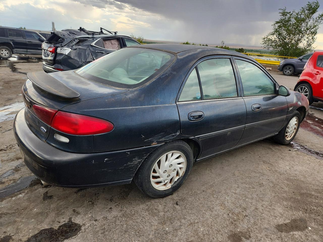 1998 Ford Escort Se Черный vin: 1FAFP13P4WW285396