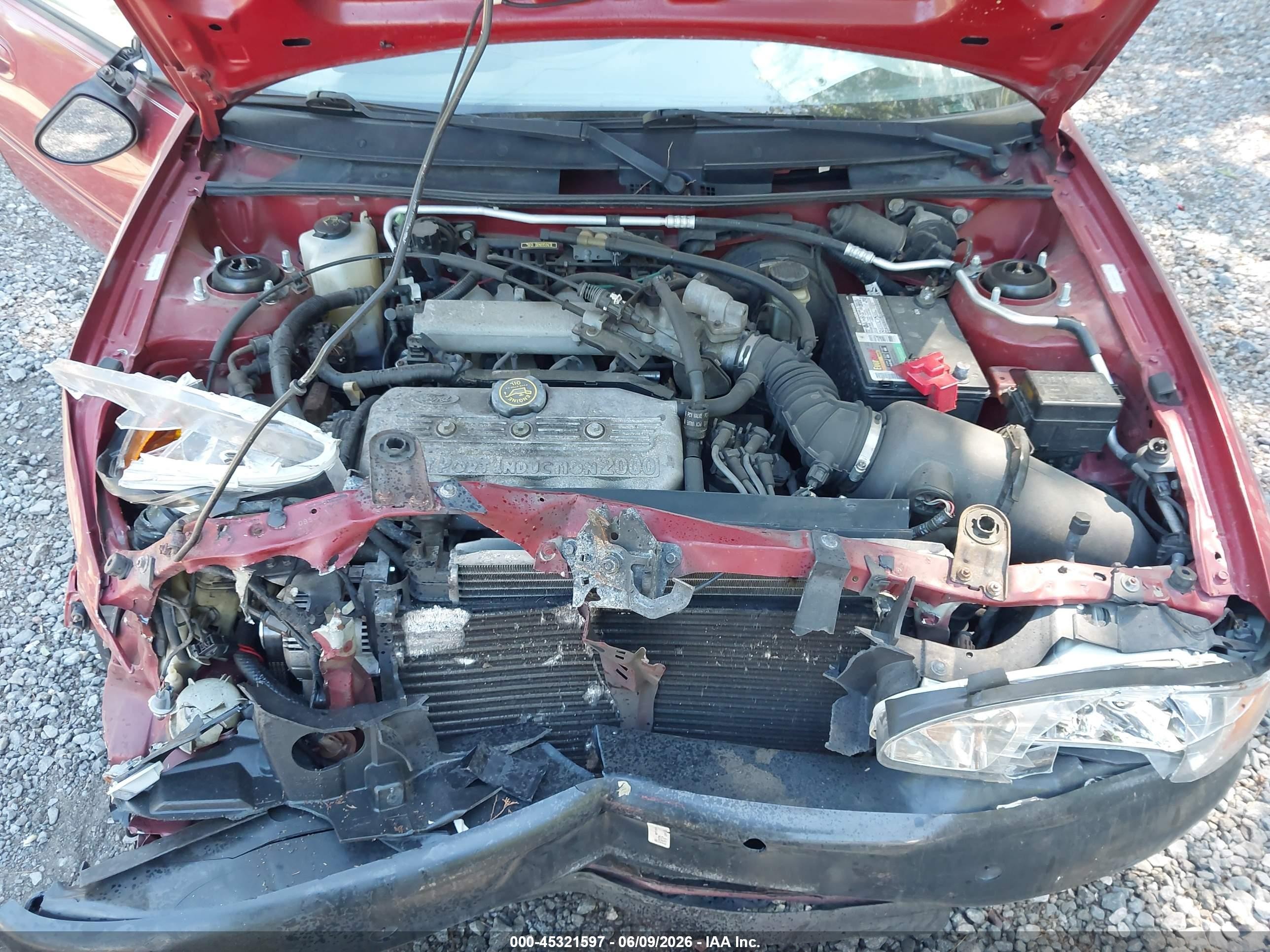 1998 Ford Escort Se Red vin: 1FAFP13P5WW256800