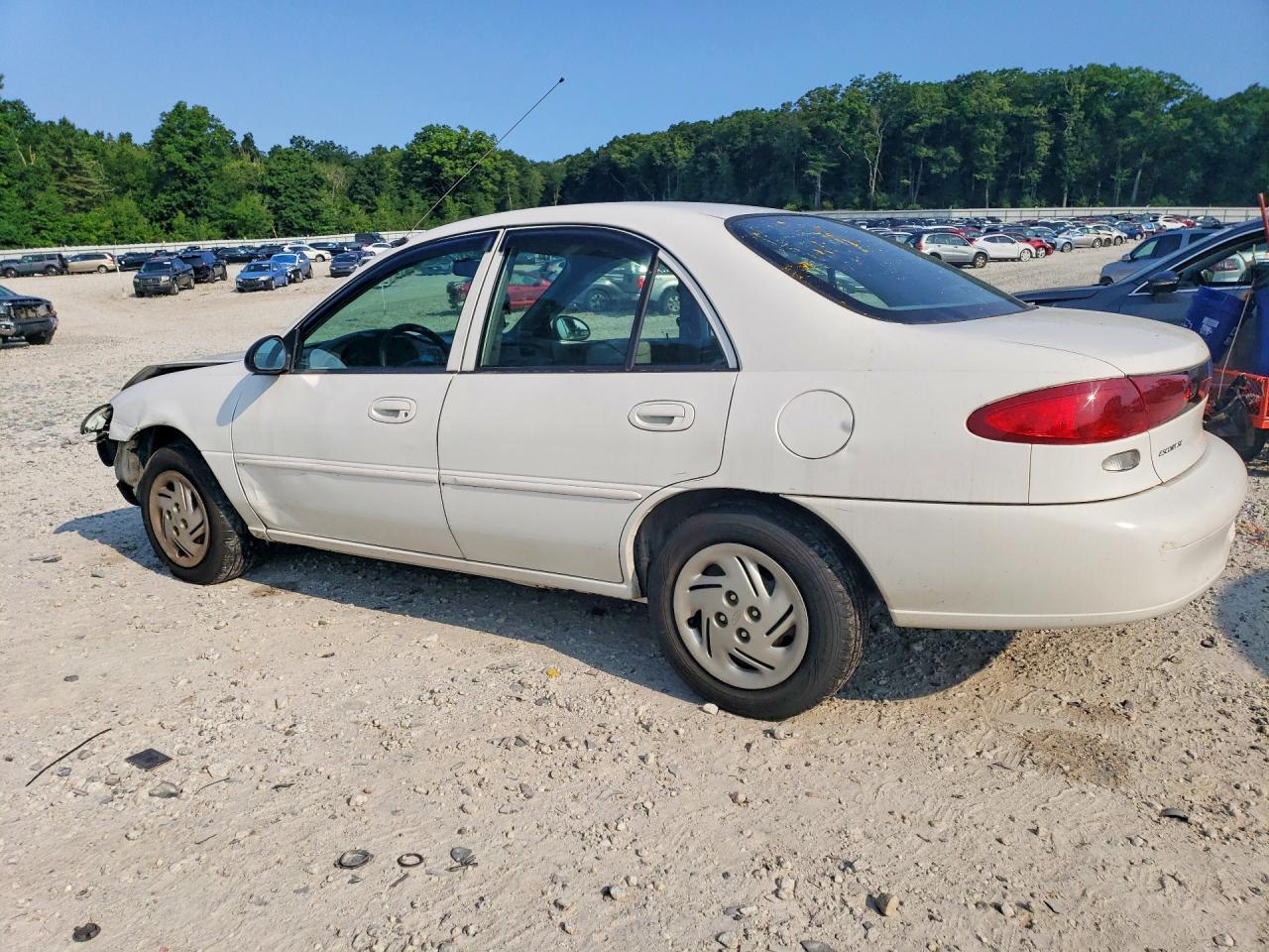 1998 Ford Escort Se Белый vin: 1FAFP13P6WW298246