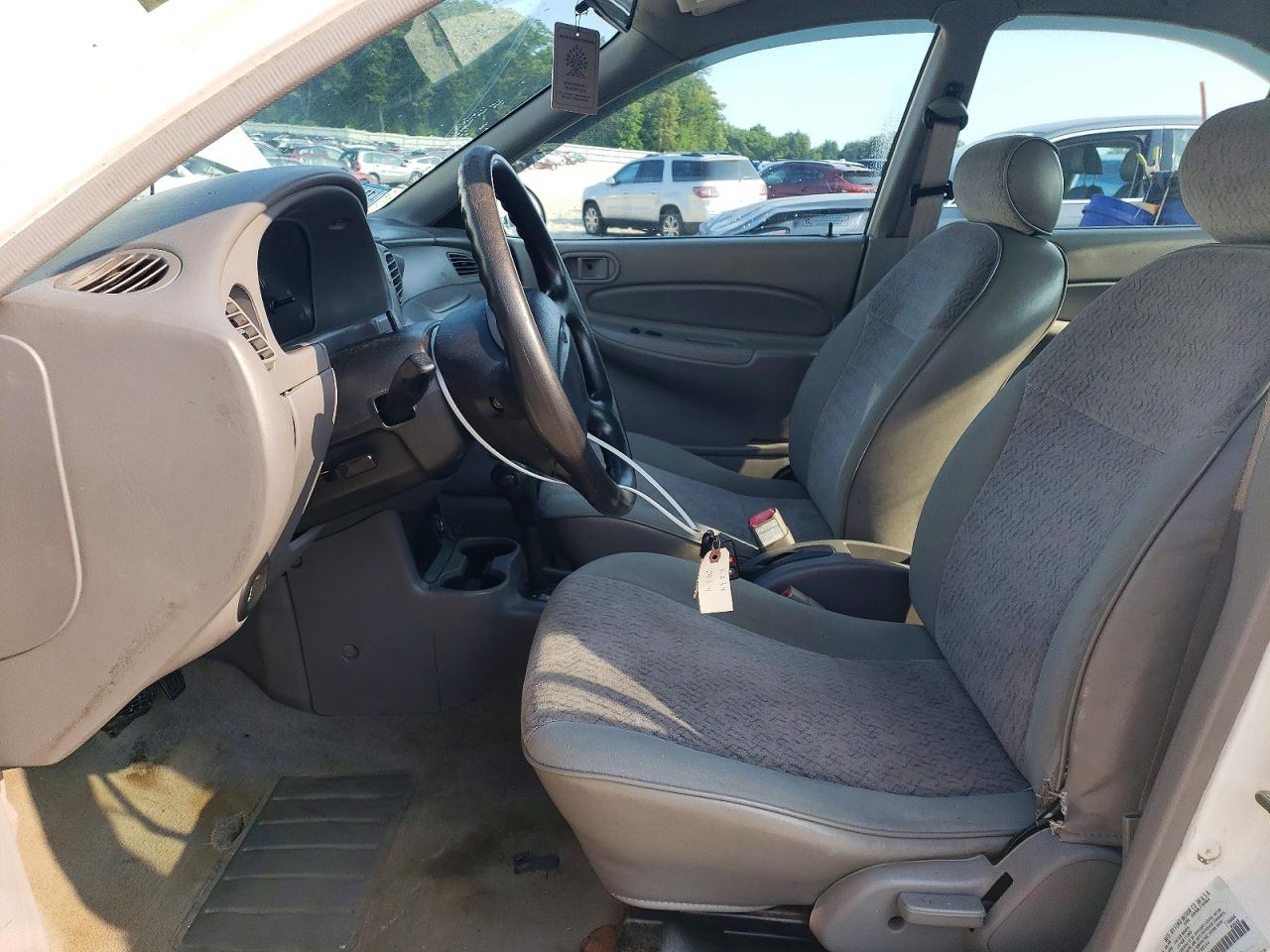 1998 Ford Escort Se Белый vin: 1FAFP13P6WW298246