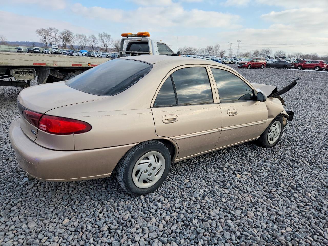 1999 Ford Escort Se Gold vin: 1FAFP13P6XW127918