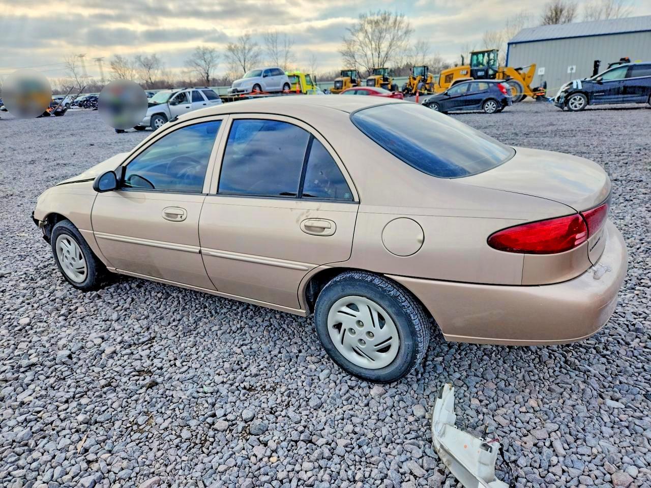 1999 Ford Escort Se Gold vin: 1FAFP13P6XW127918