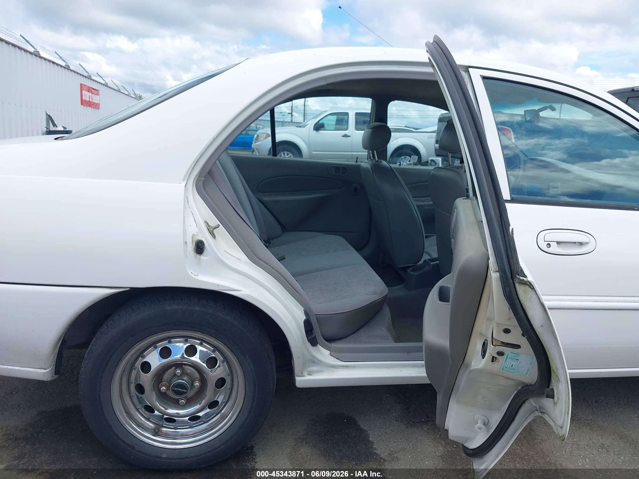 1998 Ford Escort Se White vin: 1FAFP13P7WW128025