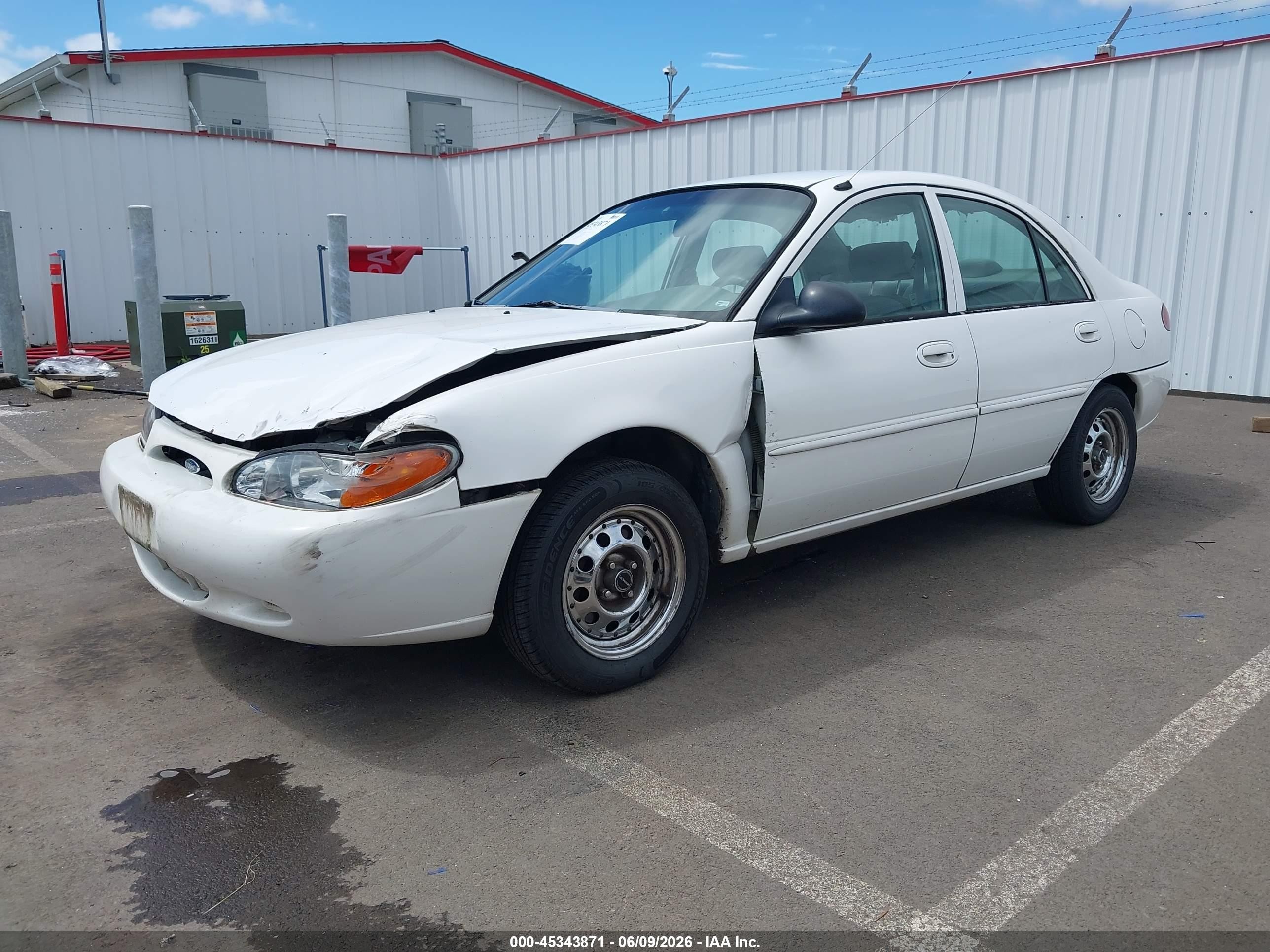 1998 Ford Escort Se White vin: 1FAFP13P7WW128025