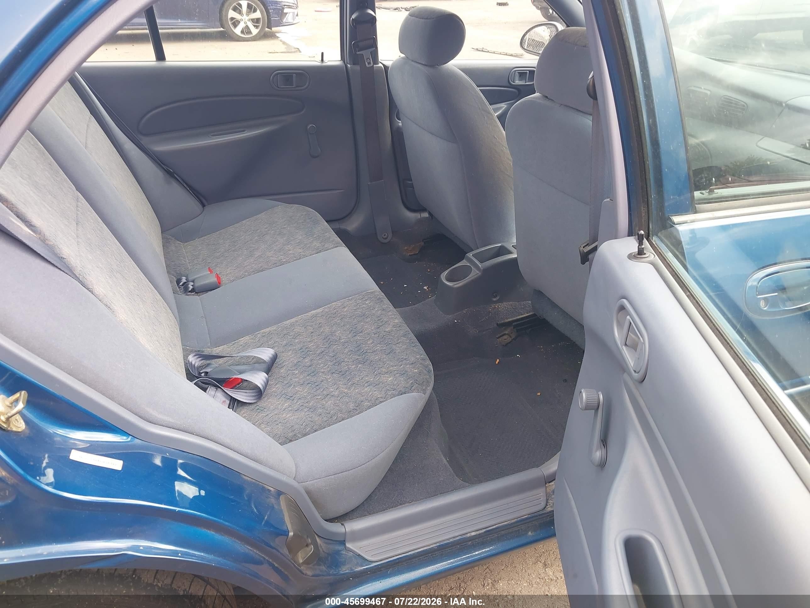1999 Ford Escort Se Blue vin: 1FAFP13P7XW166047