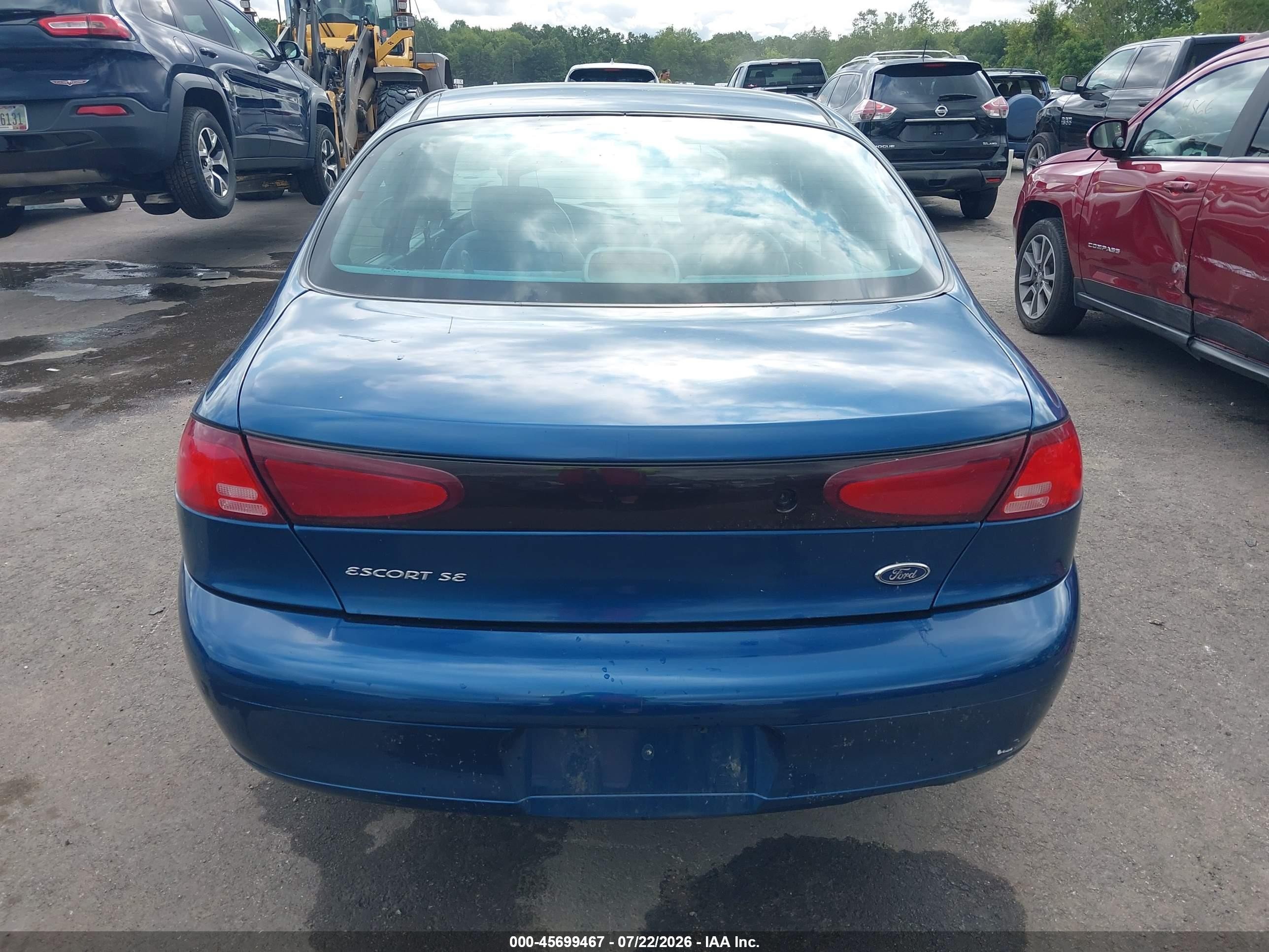 1999 Ford Escort Se Blue vin: 1FAFP13P7XW166047
