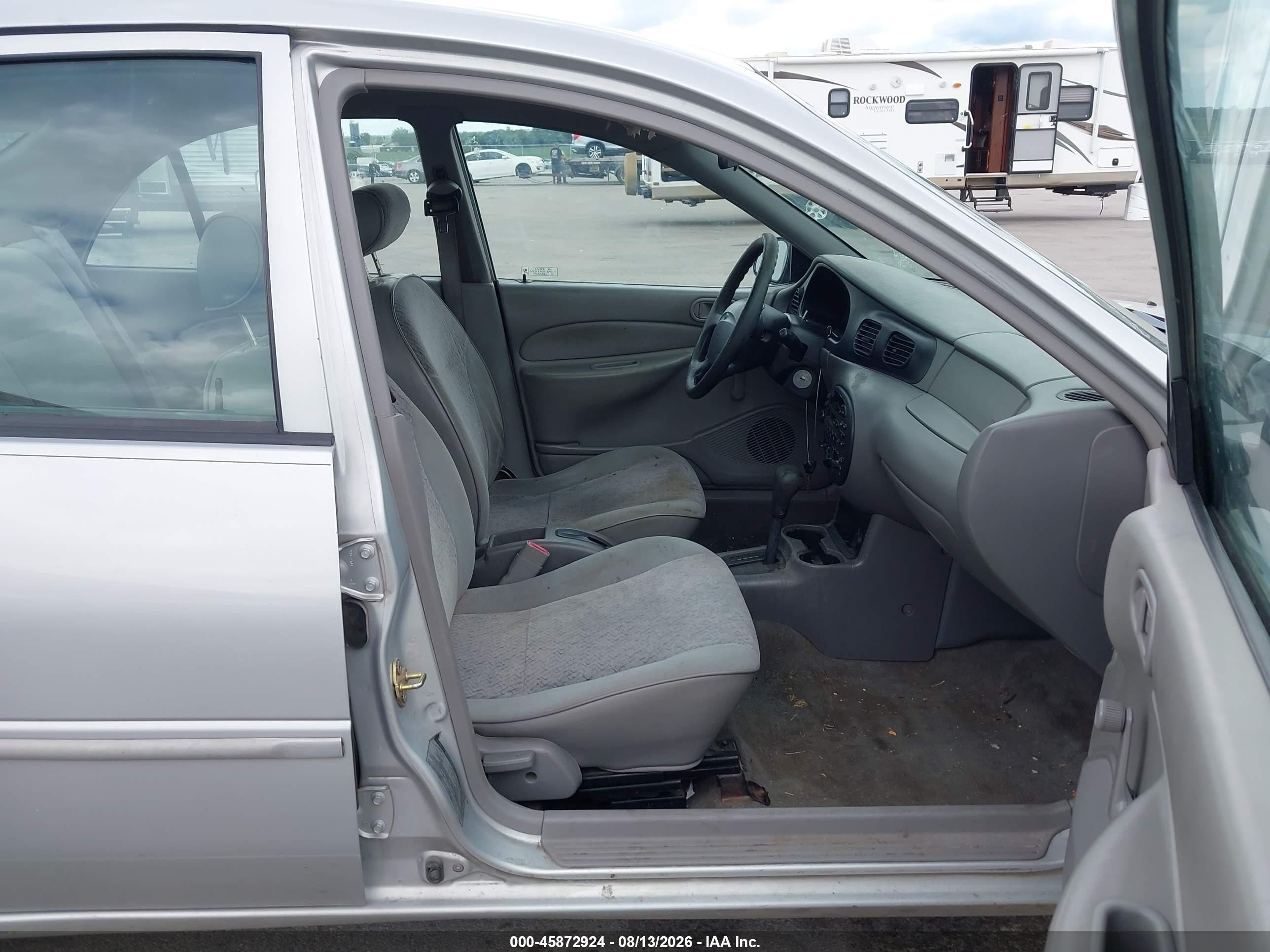 1998 Ford Escort Se Silver vin: 1FAFP13P8WW126137