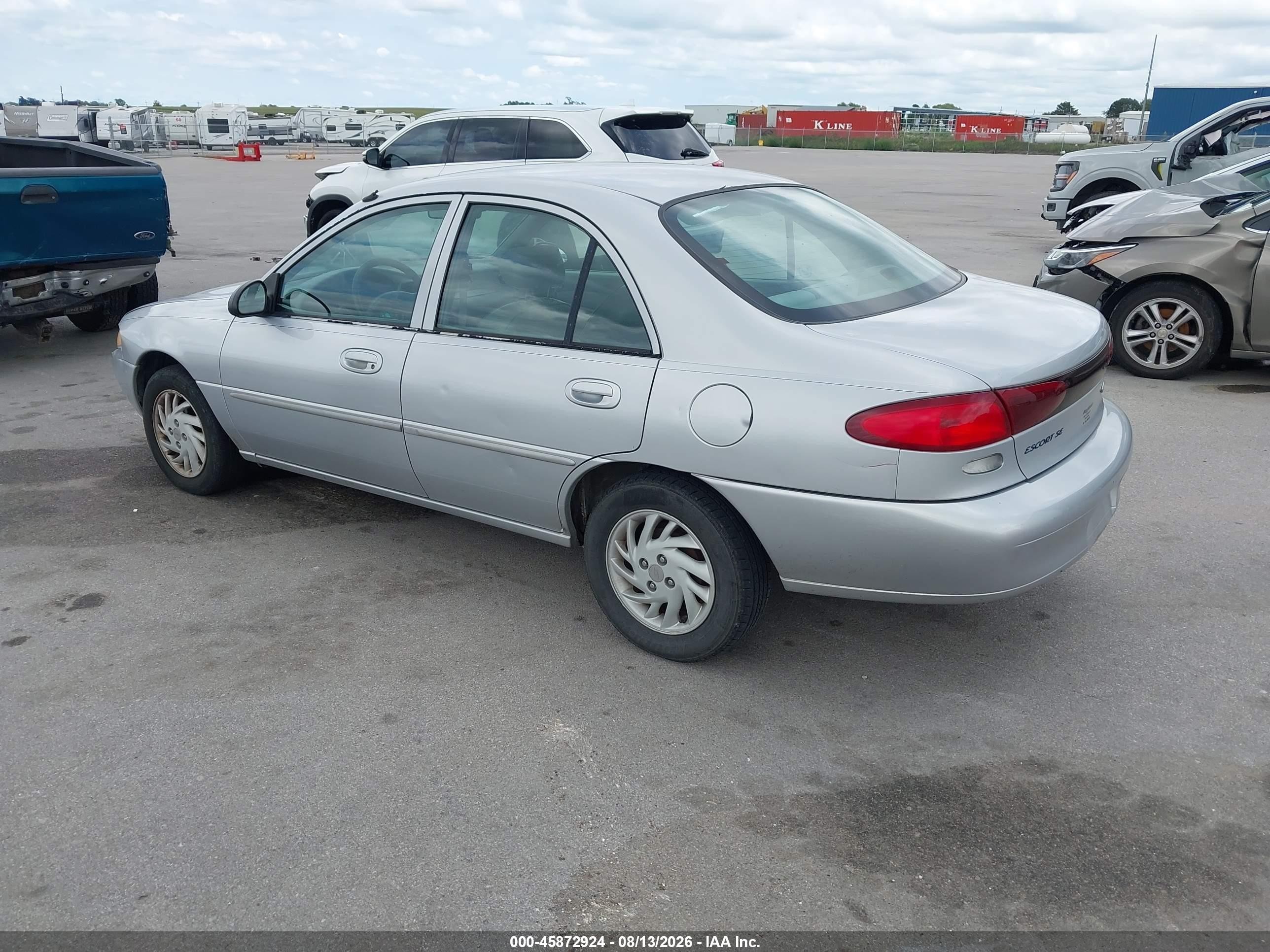 1998 Ford Escort Se Silver vin: 1FAFP13P8WW126137
