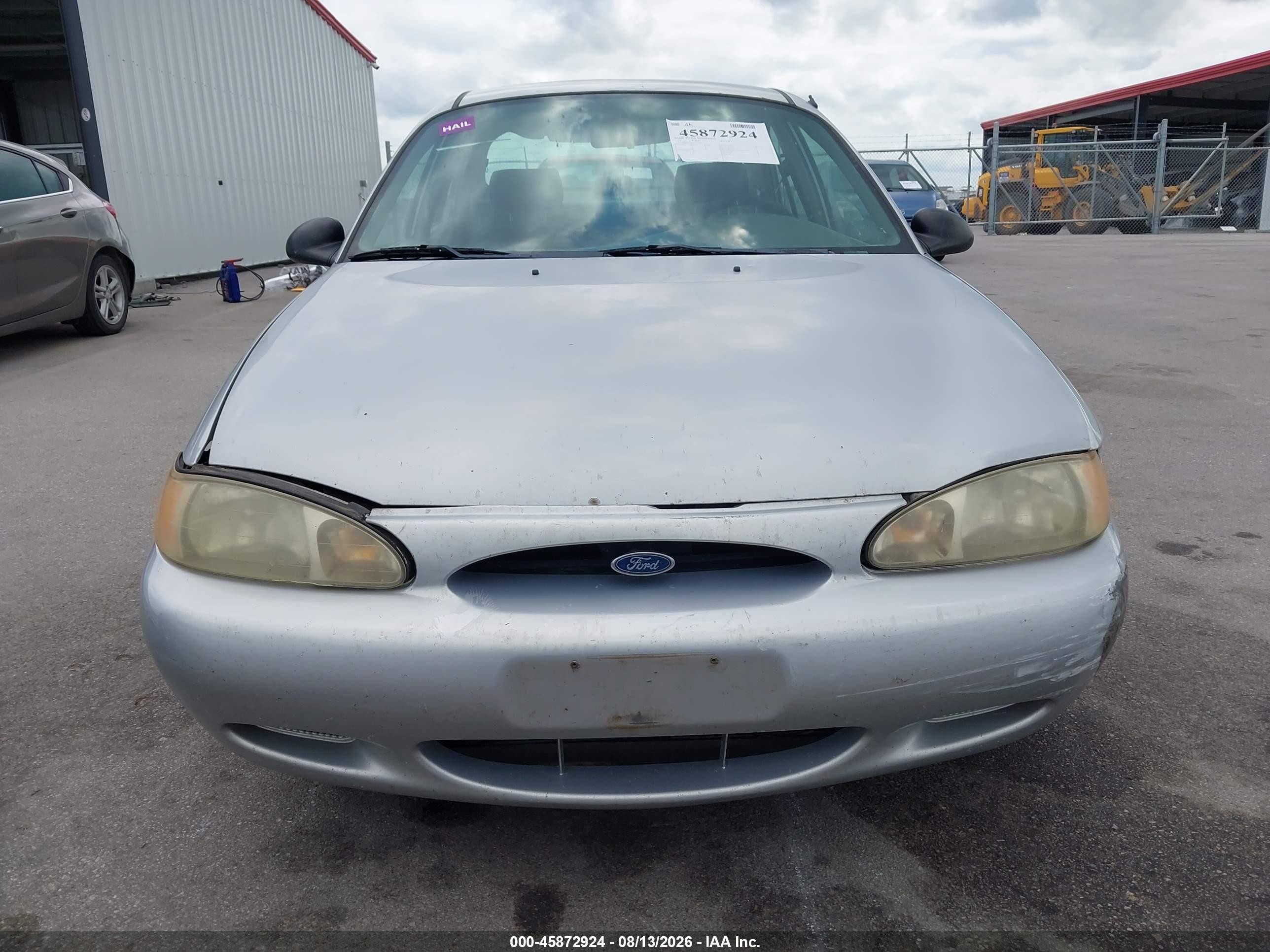 1998 Ford Escort Se Silver vin: 1FAFP13P8WW126137