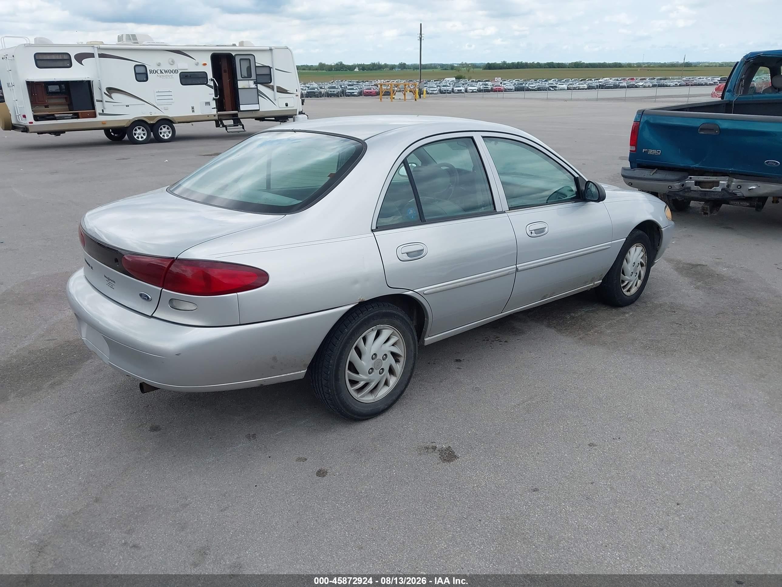 1998 Ford Escort Se Silver vin: 1FAFP13P8WW126137