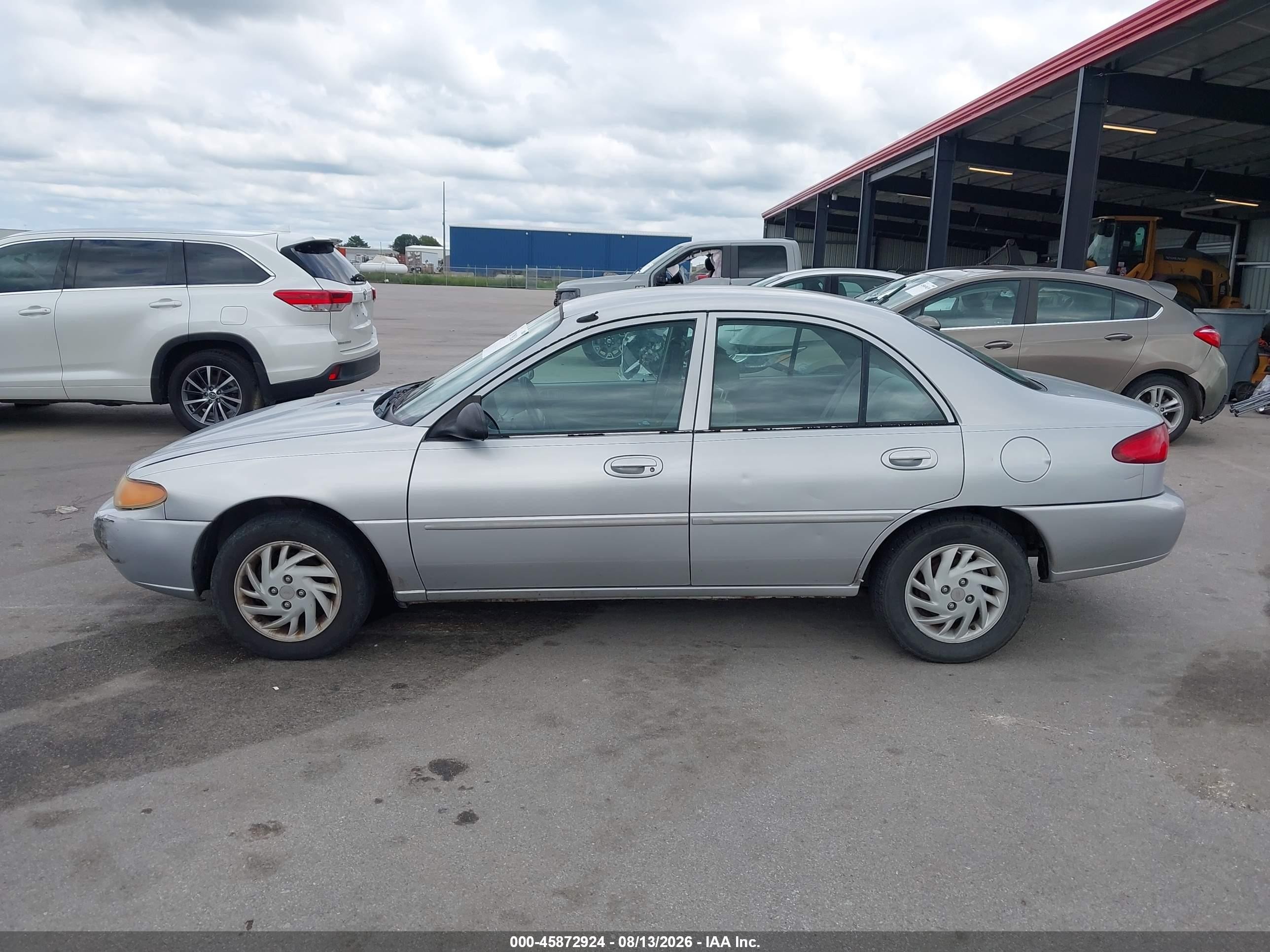 1998 Ford Escort Se Silver vin: 1FAFP13P8WW126137