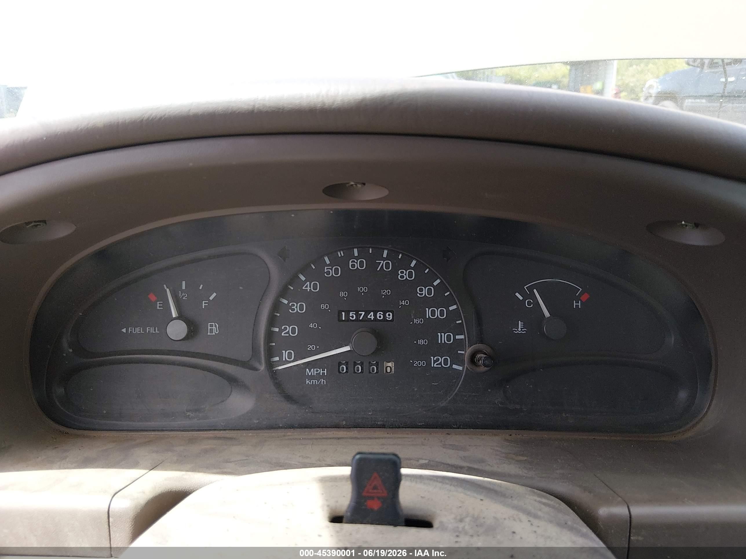 1998 Ford Escort Se Gold vin: 1FAFP13P9WW291761