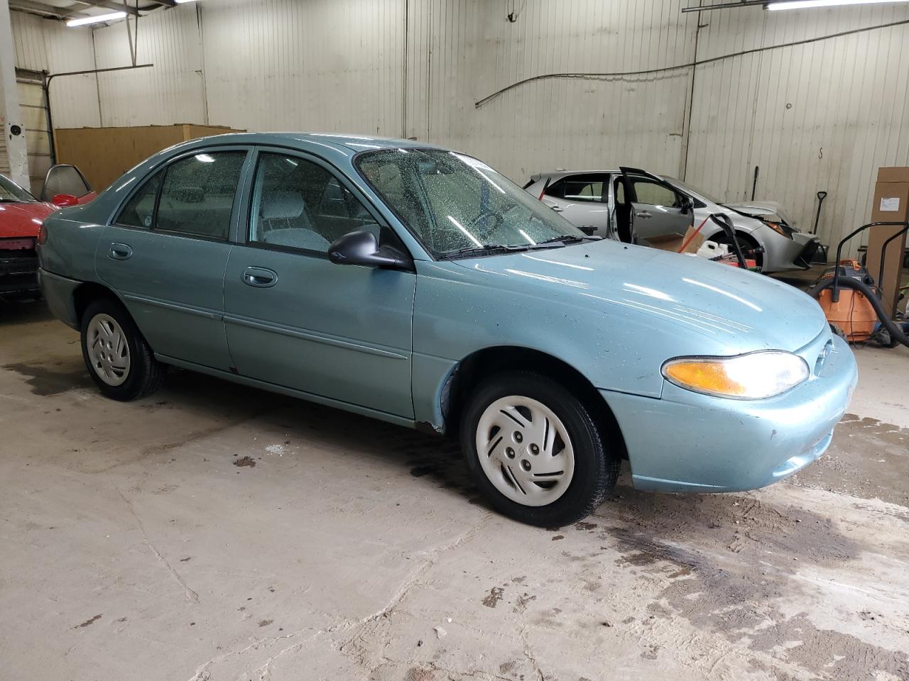 1999 Ford Escort Se Blue vin: 1FAFP13P9XW168219