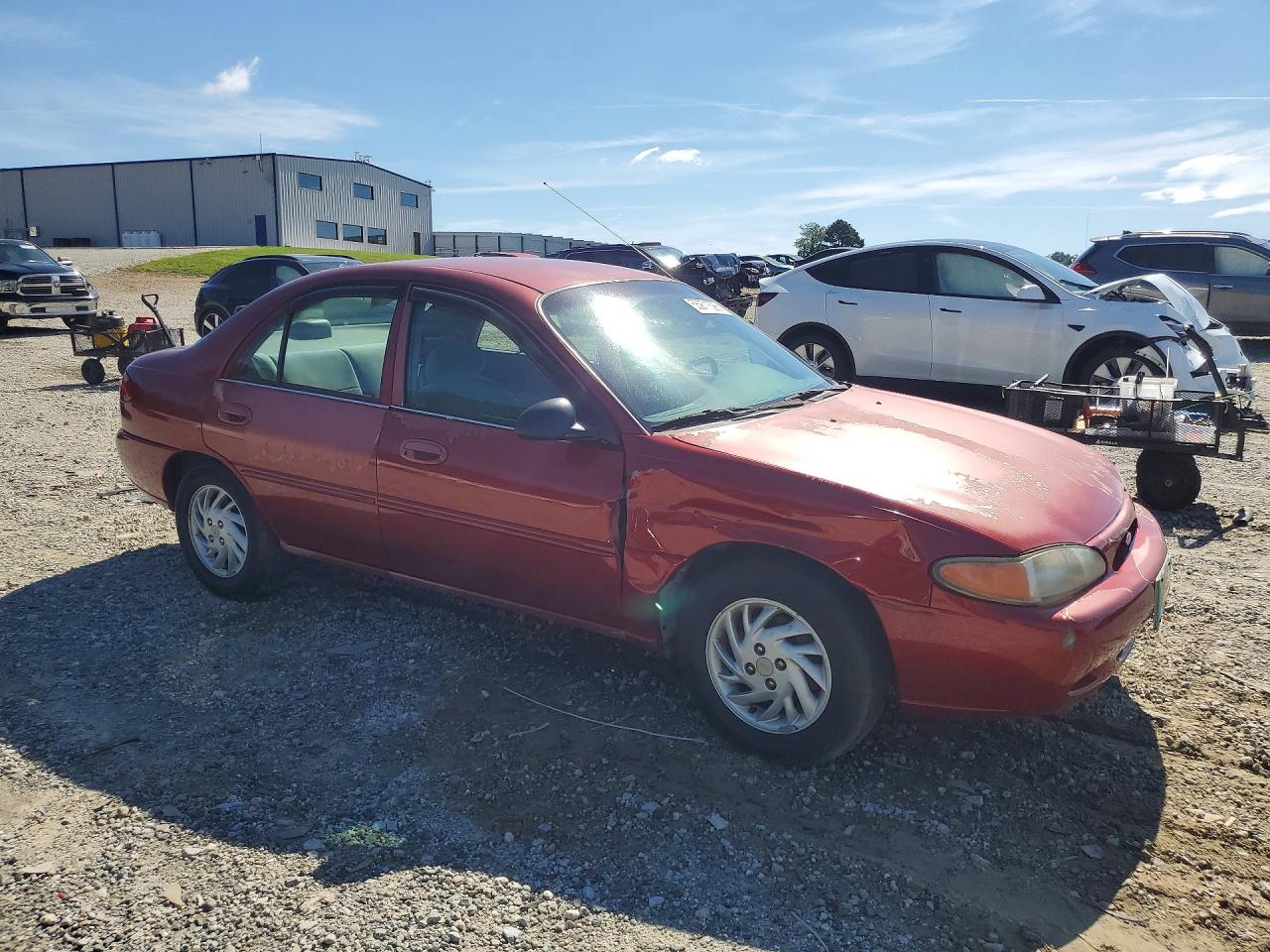1999 Ford Escort Se Красный vin: 1FAFP13PXXW179469