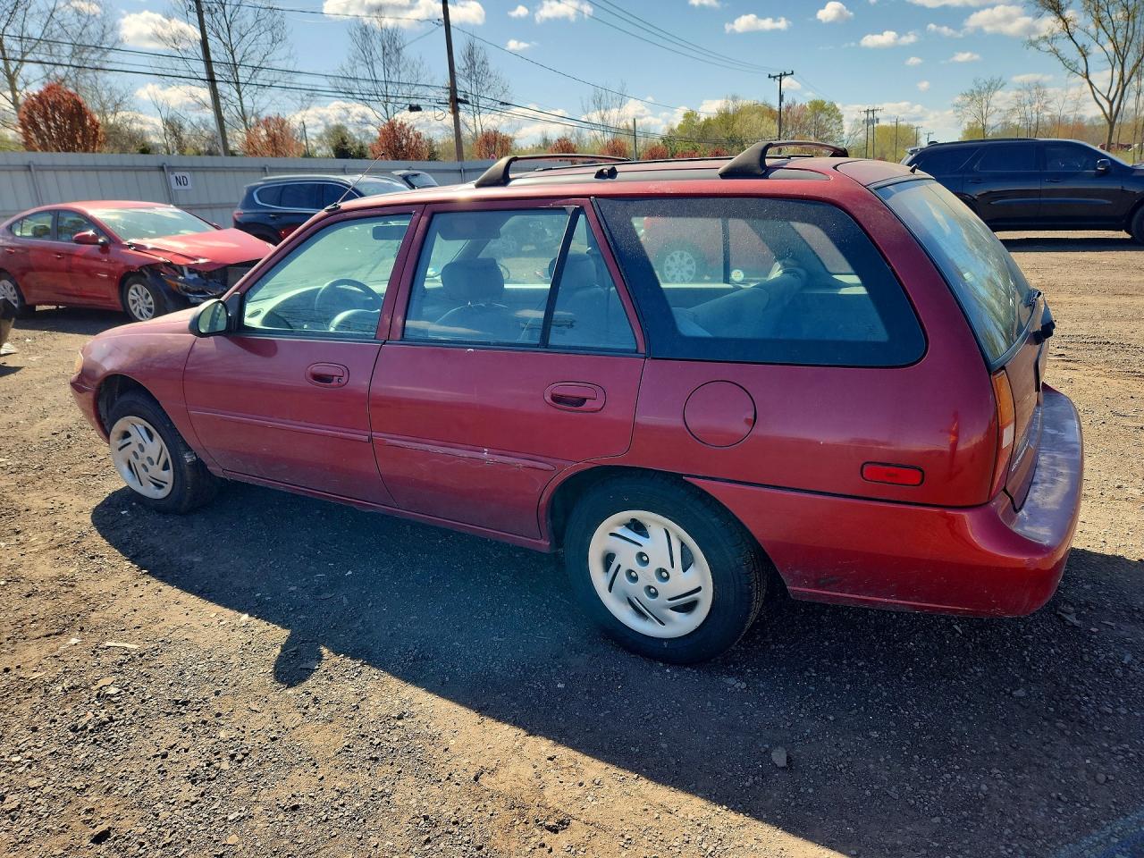 1998 Ford Escort Se Burgundy vin: 1FAFP15P1WW240624
