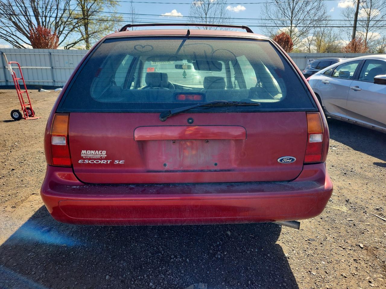 1998 Ford Escort Se Burgundy vin: 1FAFP15P1WW240624