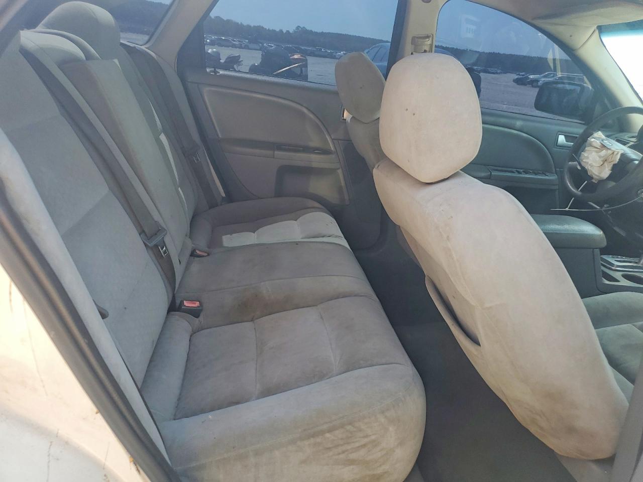 2006 Ford Five Hundred Se White vin: 1FAFP23116G107585