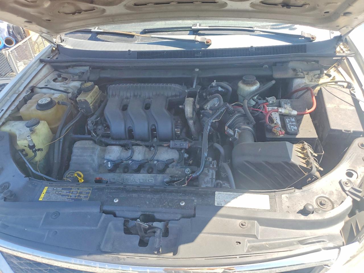 2006 Ford Five Hundred Se White vin: 1FAFP23116G107585