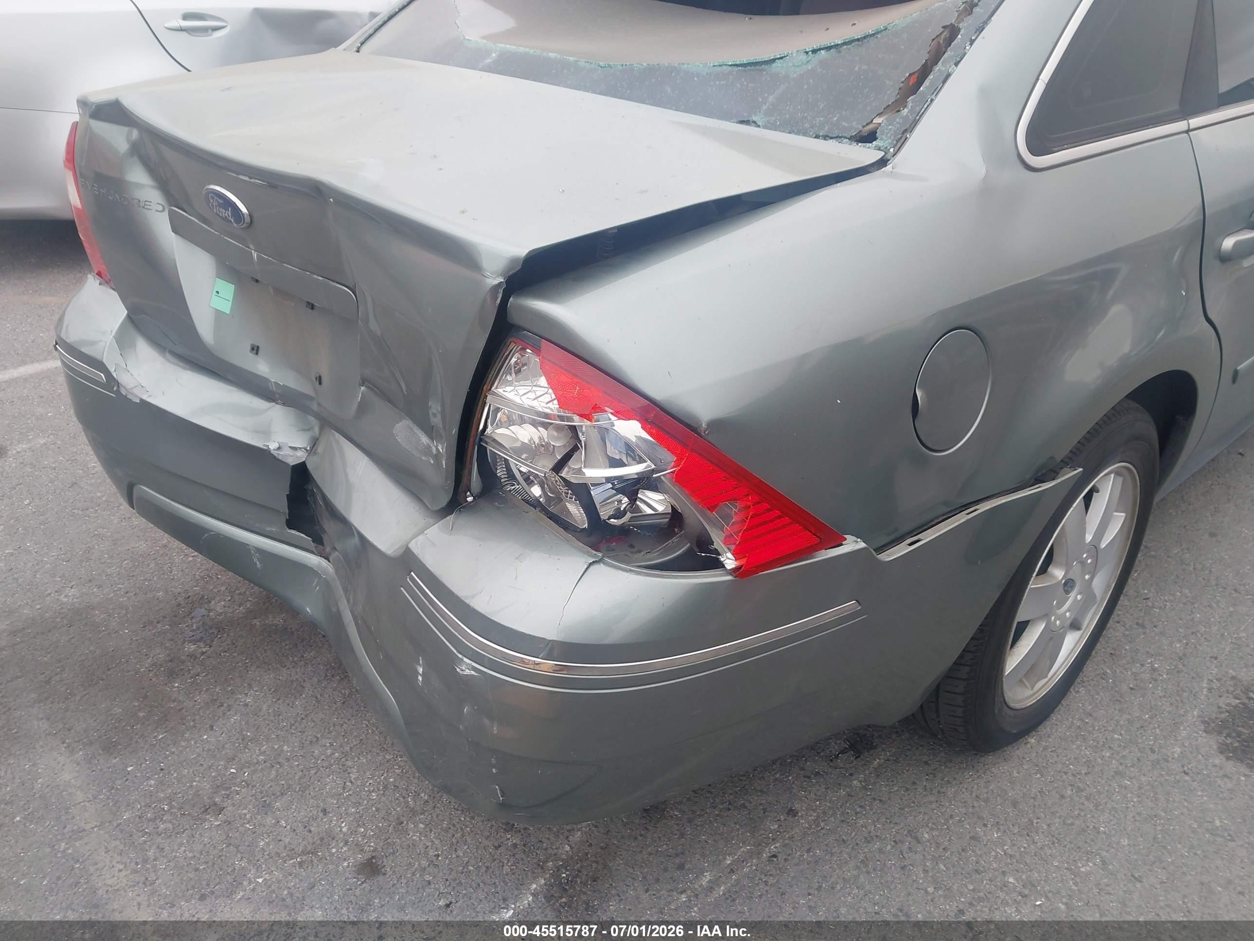 2005 Ford Five Hundred Se Green vin: 1FAFP23145G107756