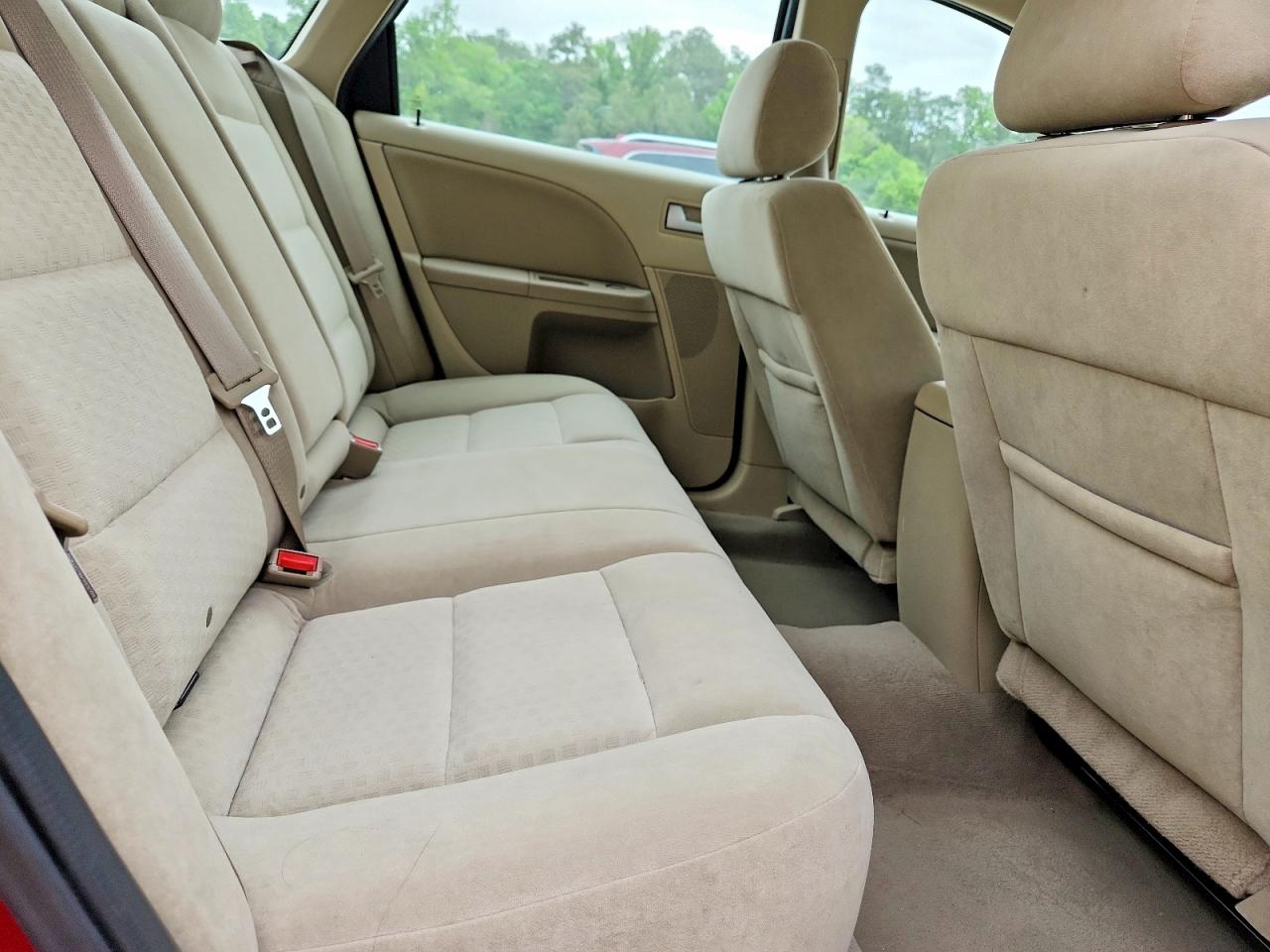 2006 Ford Five Hundred Se Red vin: 1FAFP23146G164945