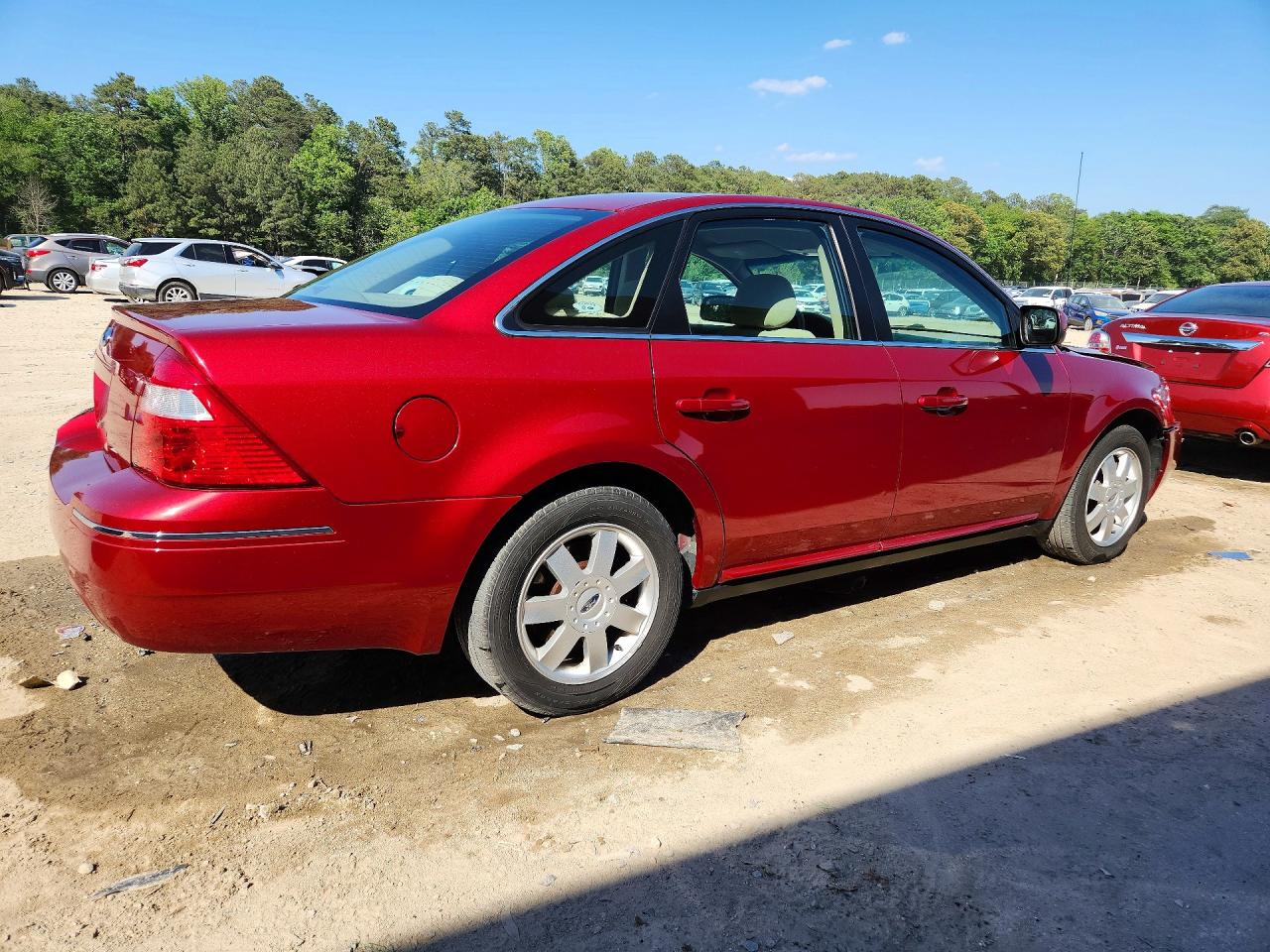 2006 Ford Five Hundred Se Red vin: 1FAFP23146G164945