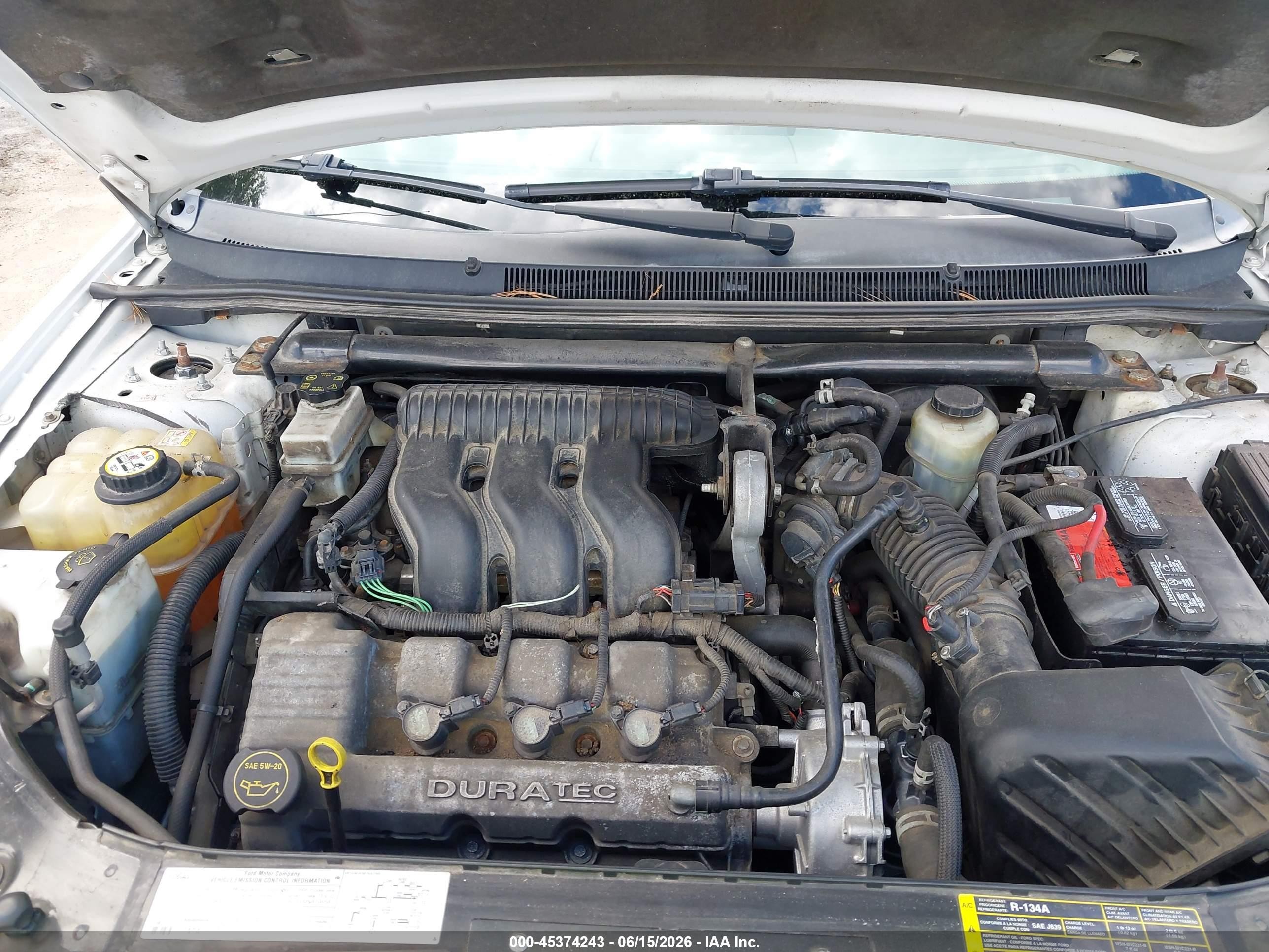 2005 Ford Five Hundred Se White vin: 1FAFP23155G129006