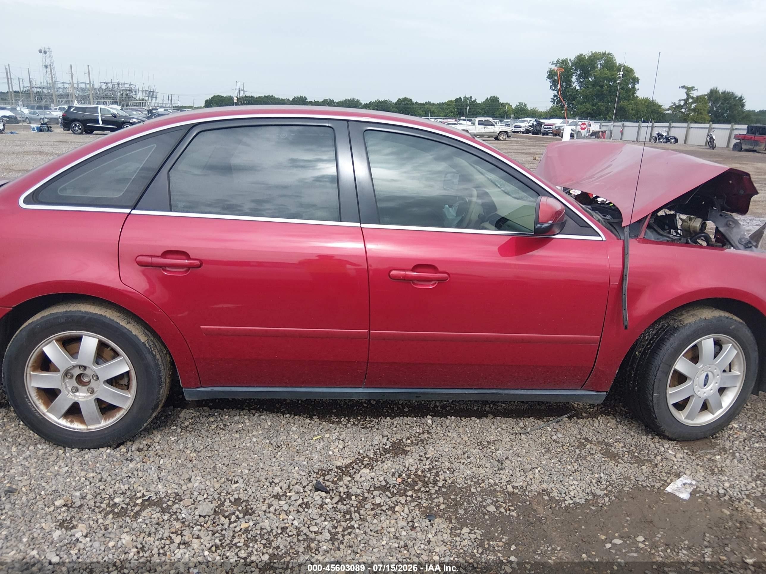 2005 Ford Five Hundred Se Red vin: 1FAFP23155G147828