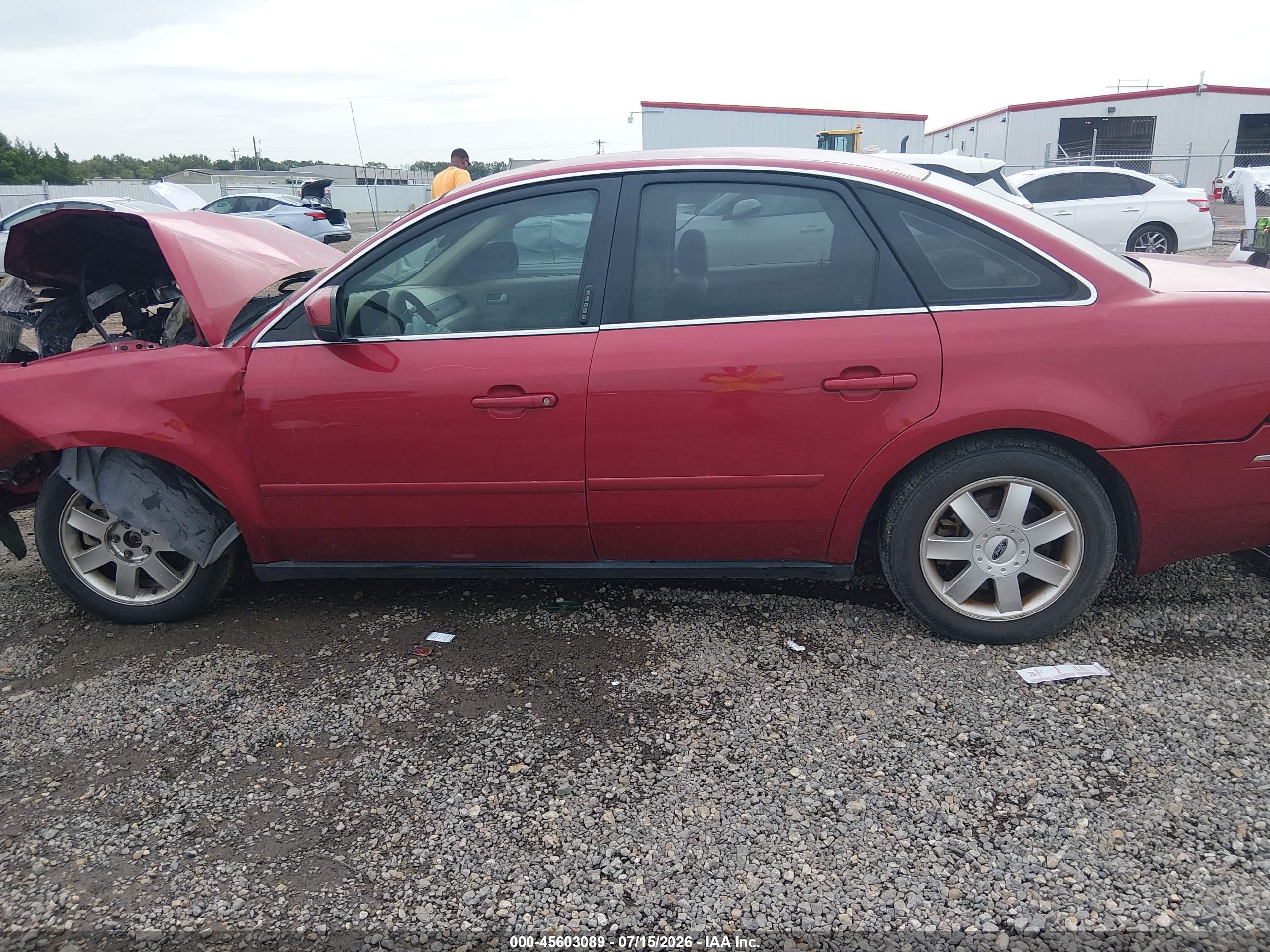 2005 Ford Five Hundred Se Red vin: 1FAFP23155G147828