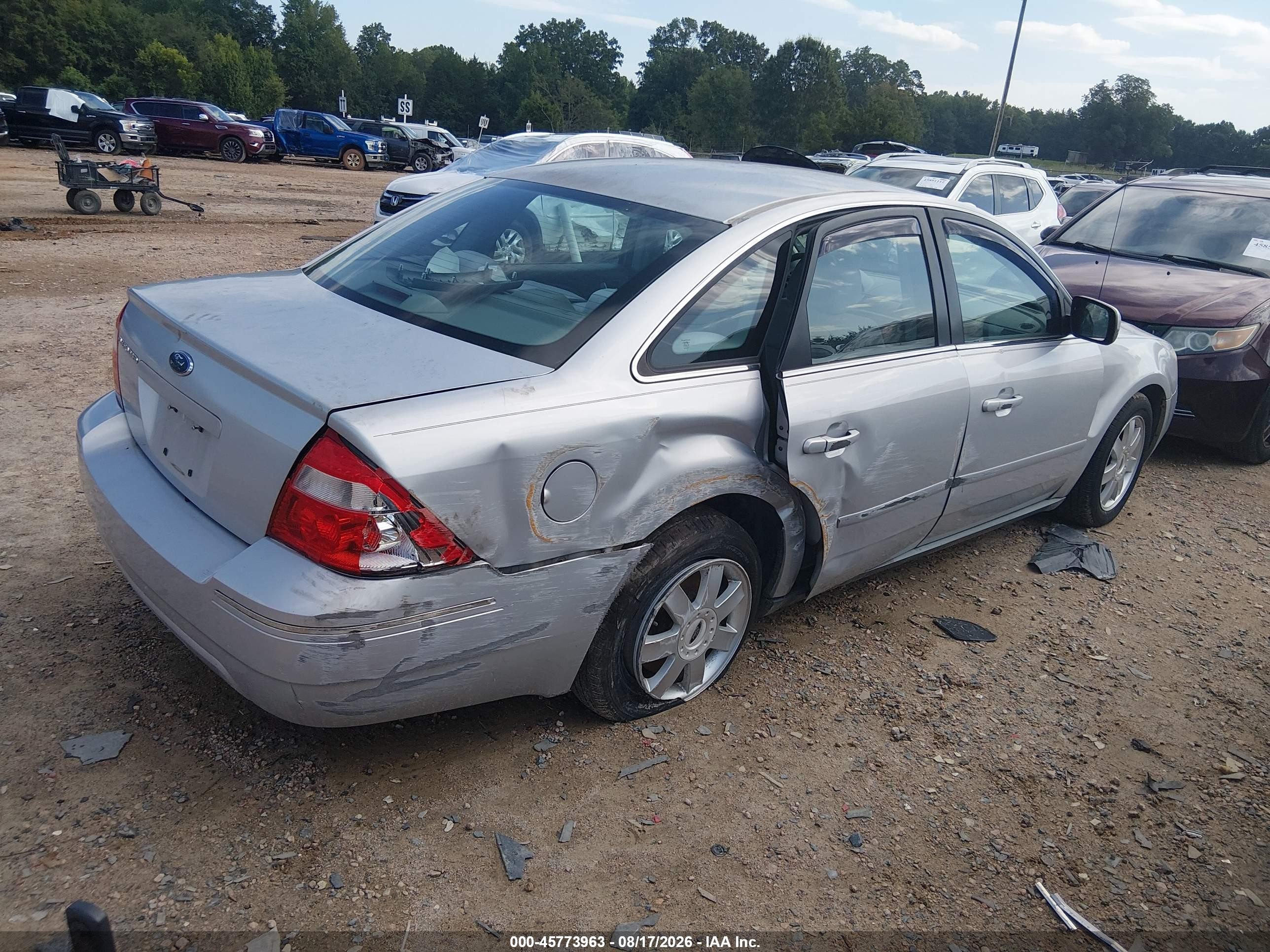 2005 Ford Five Hundred Se Серебряный vin: 1FAFP23175G163481