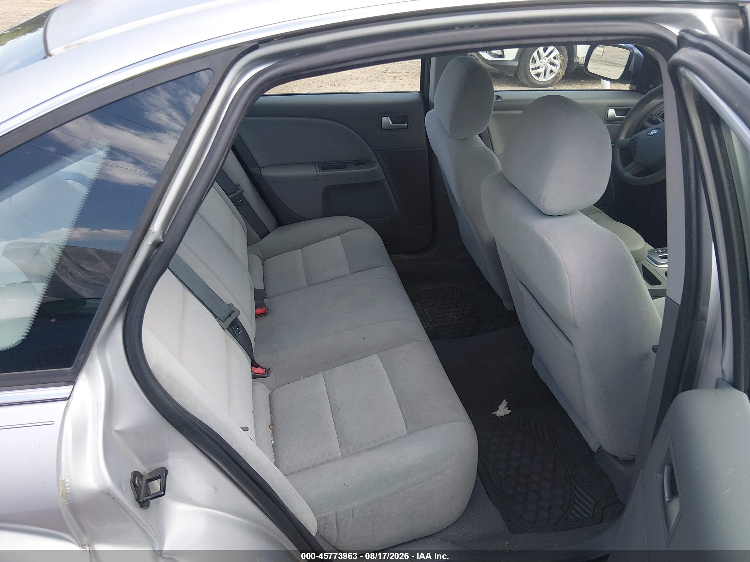 2005 Ford Five Hundred Se Серебряный vin: 1FAFP23175G163481