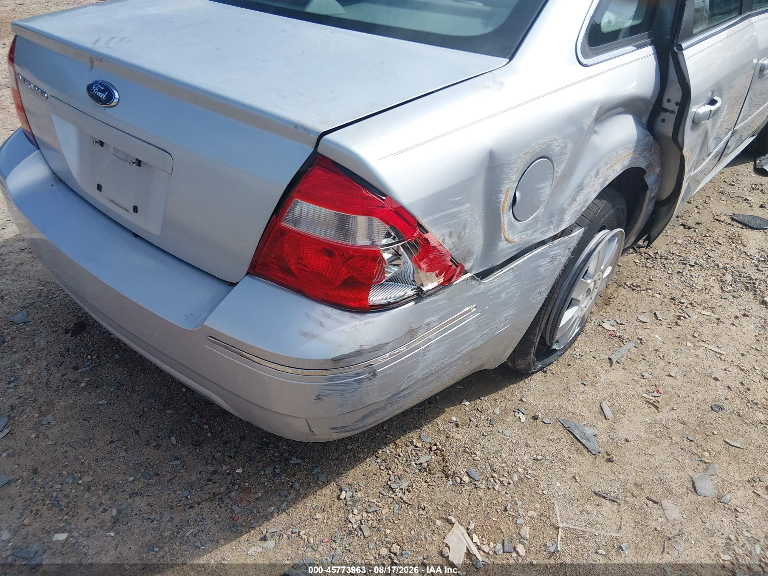 2005 Ford Five Hundred Se Серебряный vin: 1FAFP23175G163481