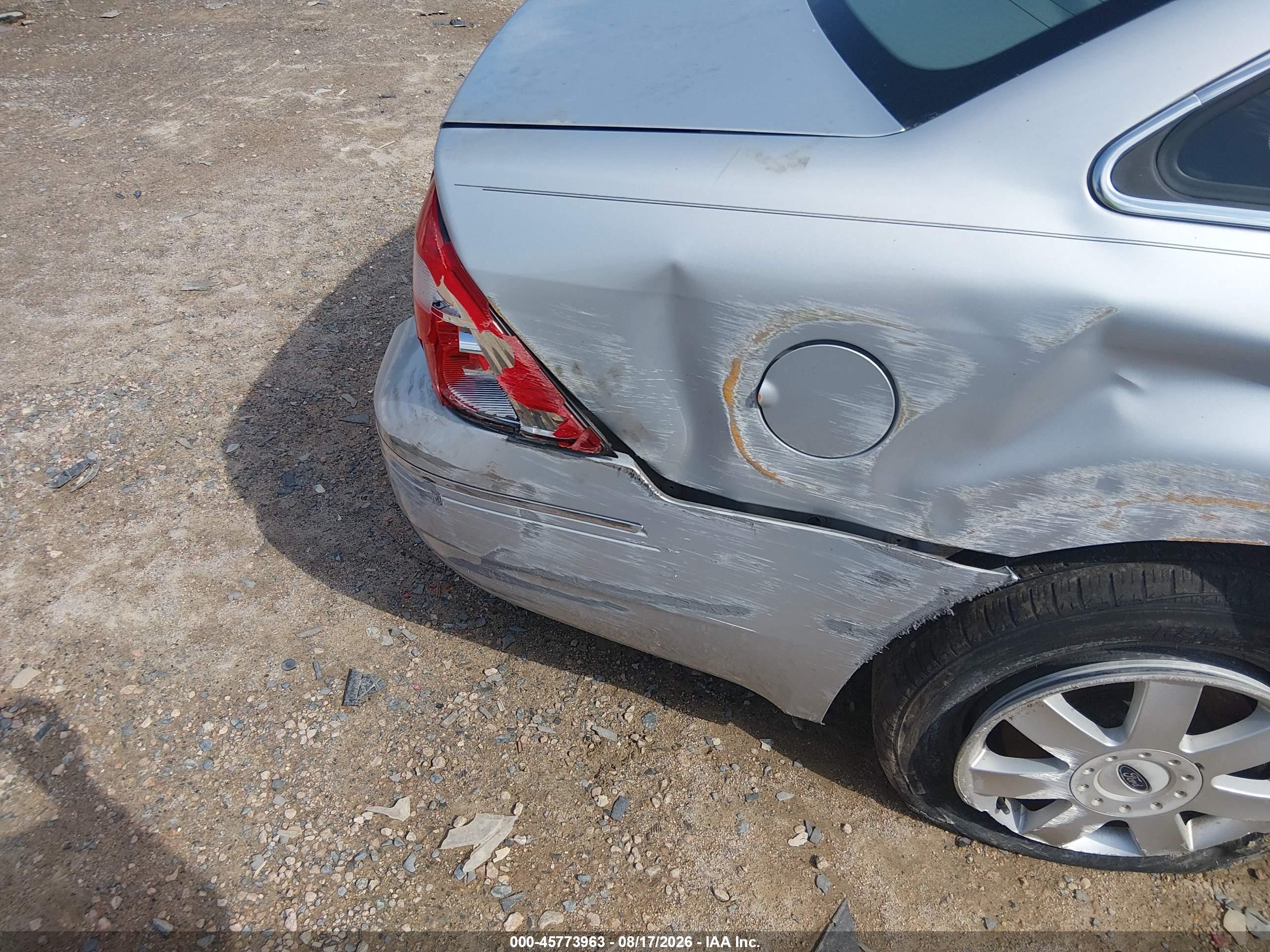 2005 Ford Five Hundred Se Серебряный vin: 1FAFP23175G163481