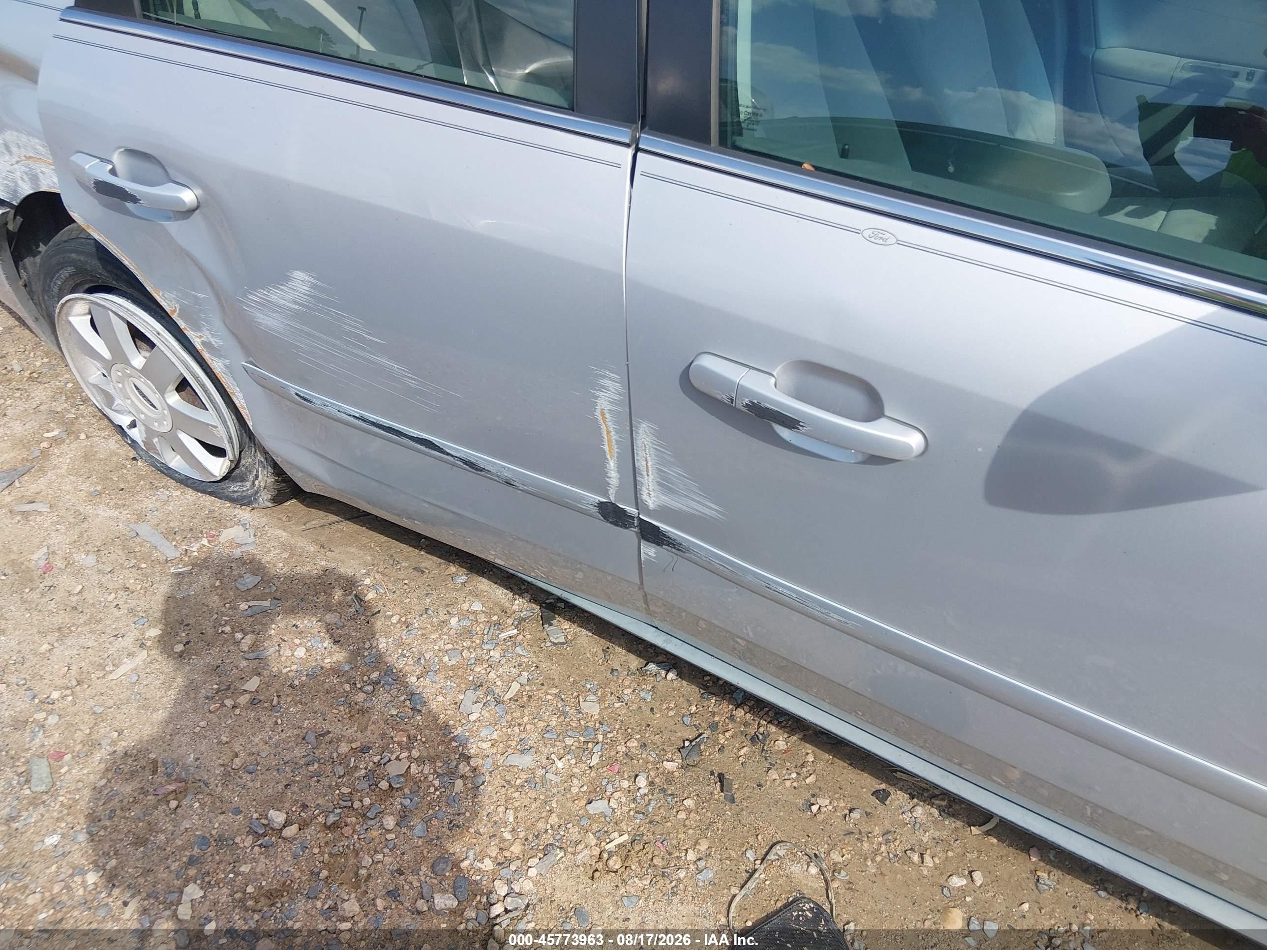 2005 Ford Five Hundred Se Серебряный vin: 1FAFP23175G163481