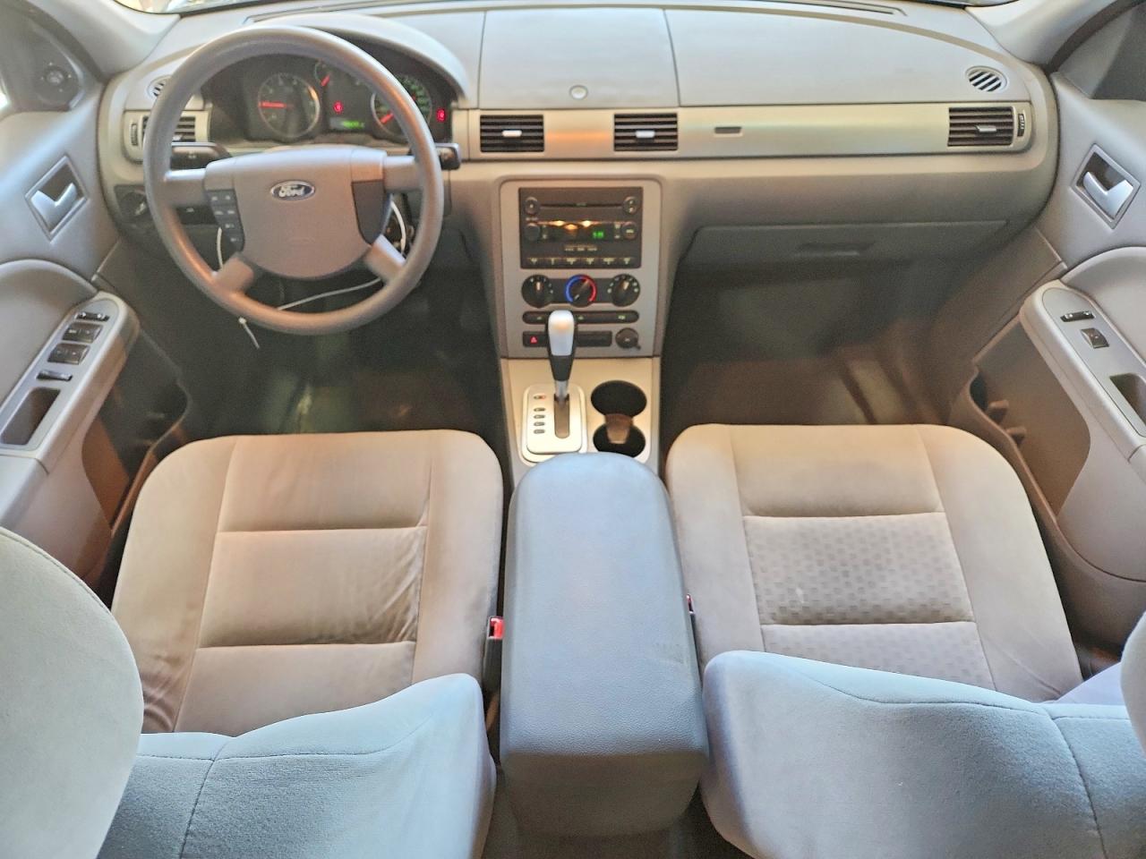 2005 Ford Five Hundred Se Белый vin: 1FAFP23195G158752