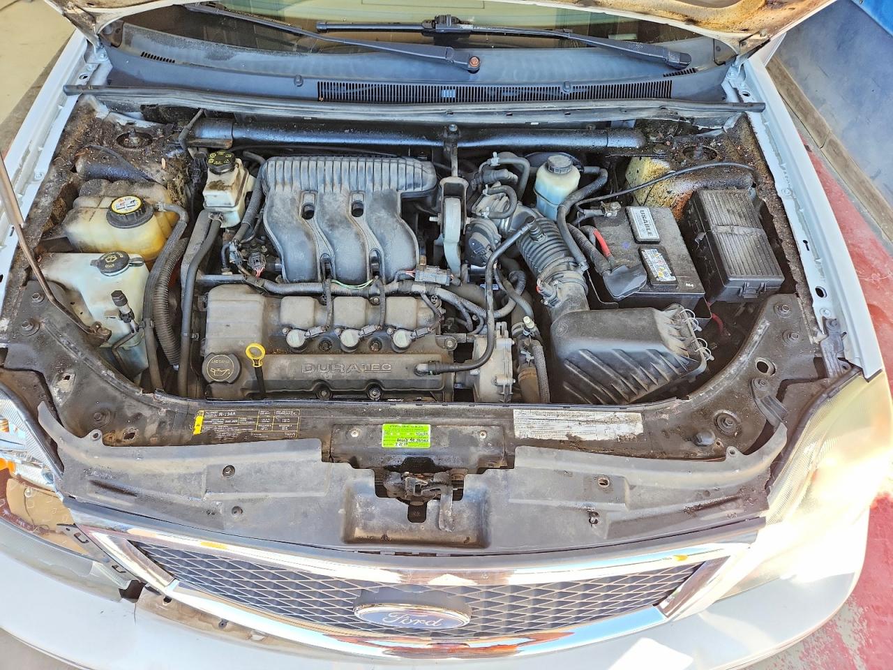 2005 Ford Five Hundred Se Белый vin: 1FAFP23195G158752