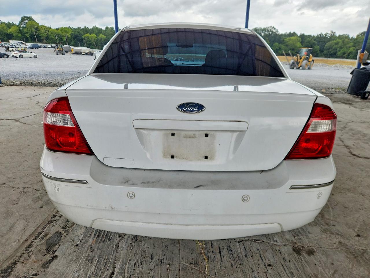 2005 Ford Five Hundred Sel White vin: 1FAFP24105G128117