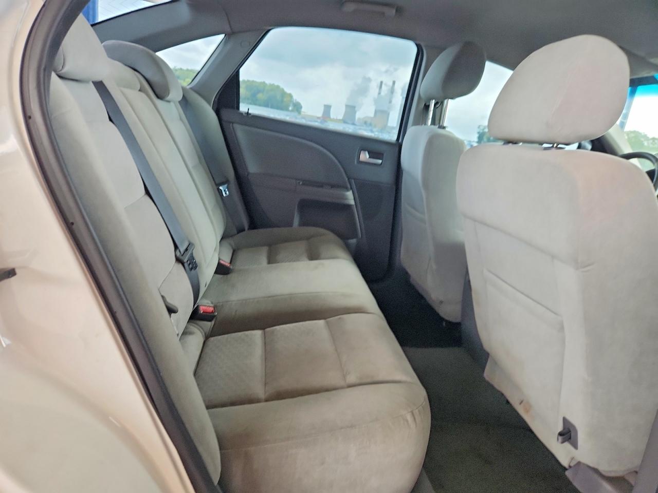 2005 Ford Five Hundred Sel White vin: 1FAFP24105G128117