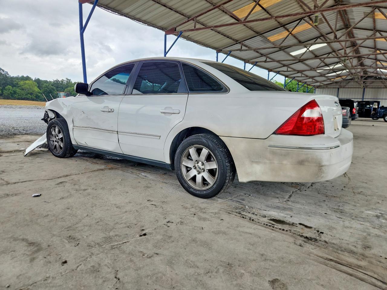 2005 Ford Five Hundred Sel White vin: 1FAFP24105G128117