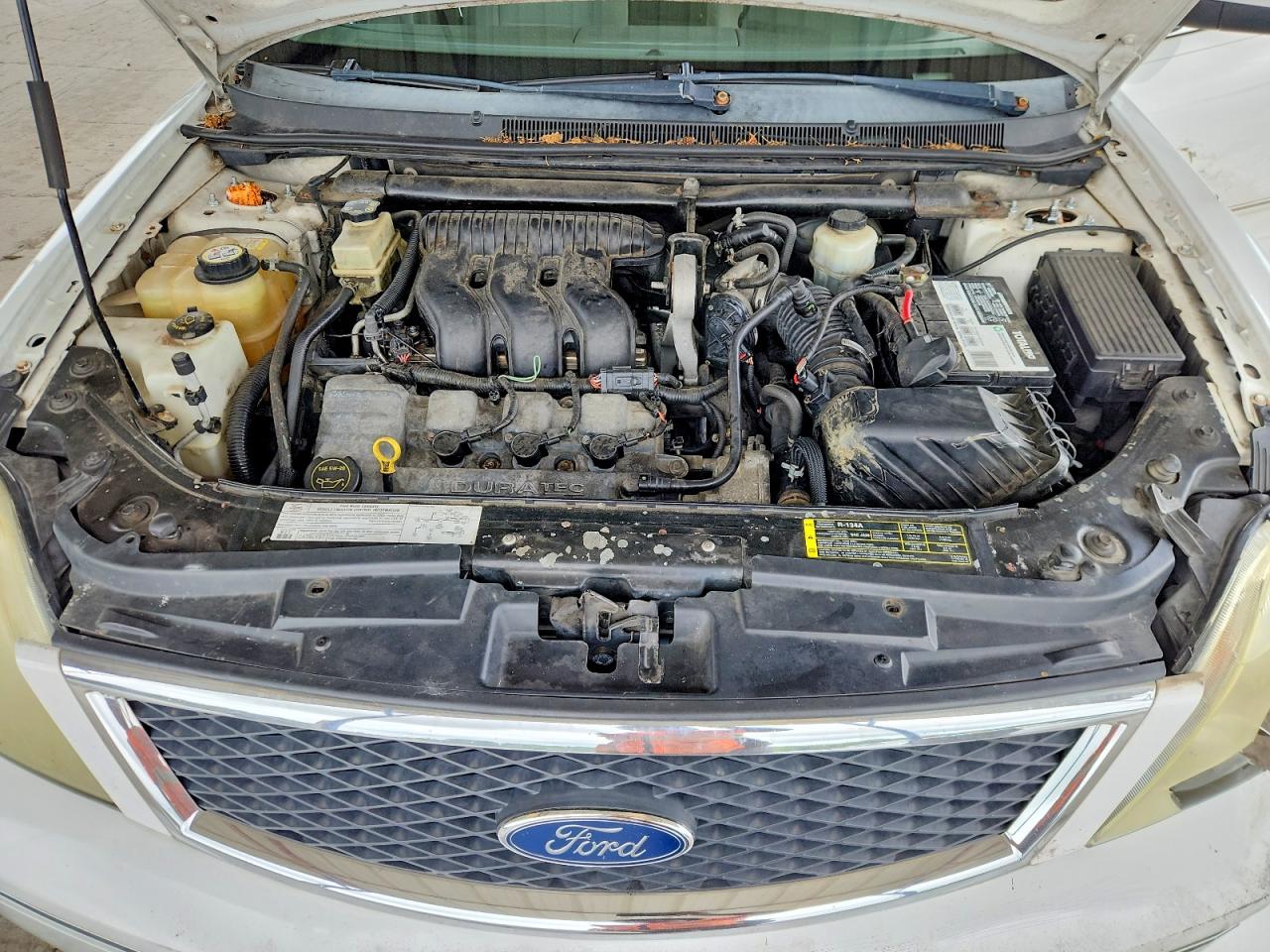2005 Ford Five Hundred Sel White vin: 1FAFP24105G128117