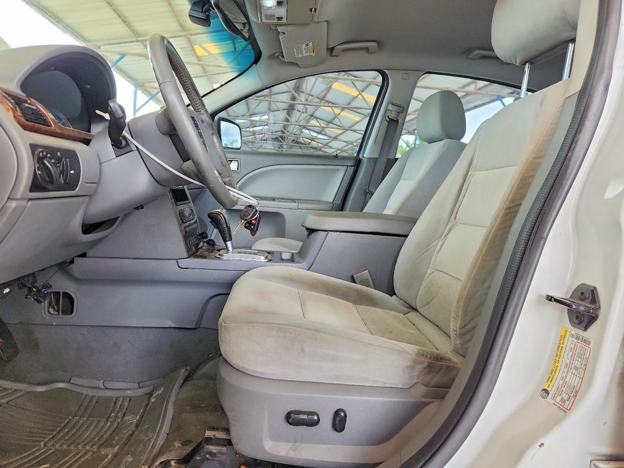 2005 Ford Five Hundred Sel White vin: 1FAFP24105G128117