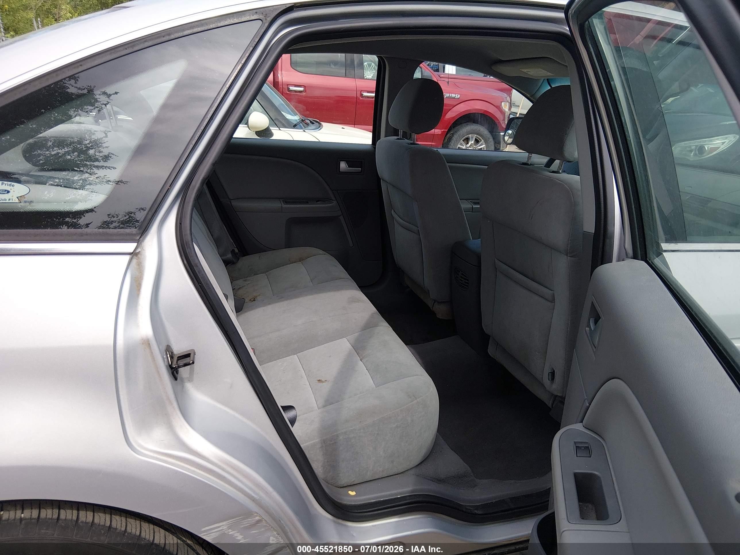 2005 Ford Five Hundred Sel Silver vin: 1FAFP24165G140580