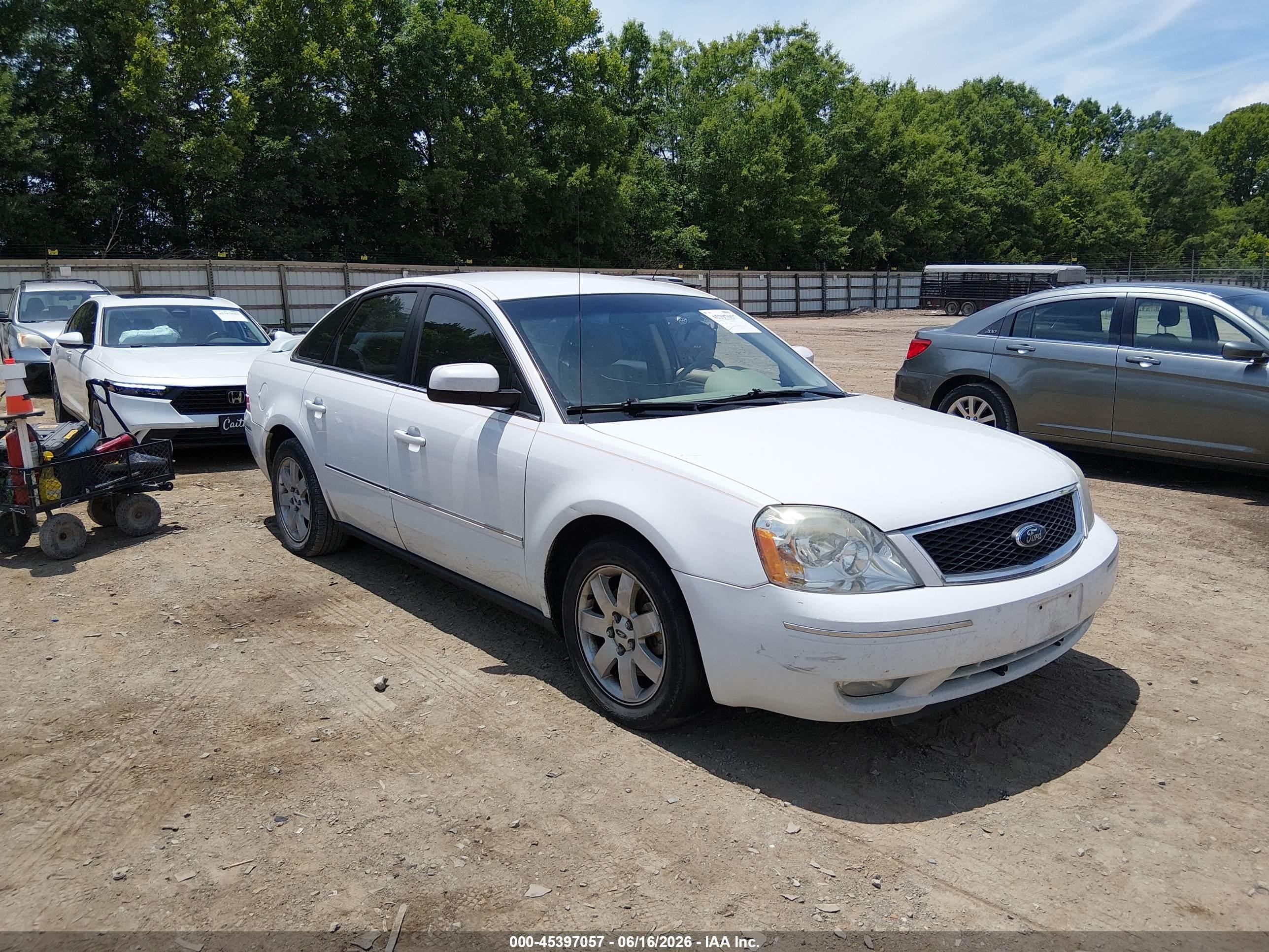 2006 Ford Five Hundred Sel White vin: 1FAFP24176G147233