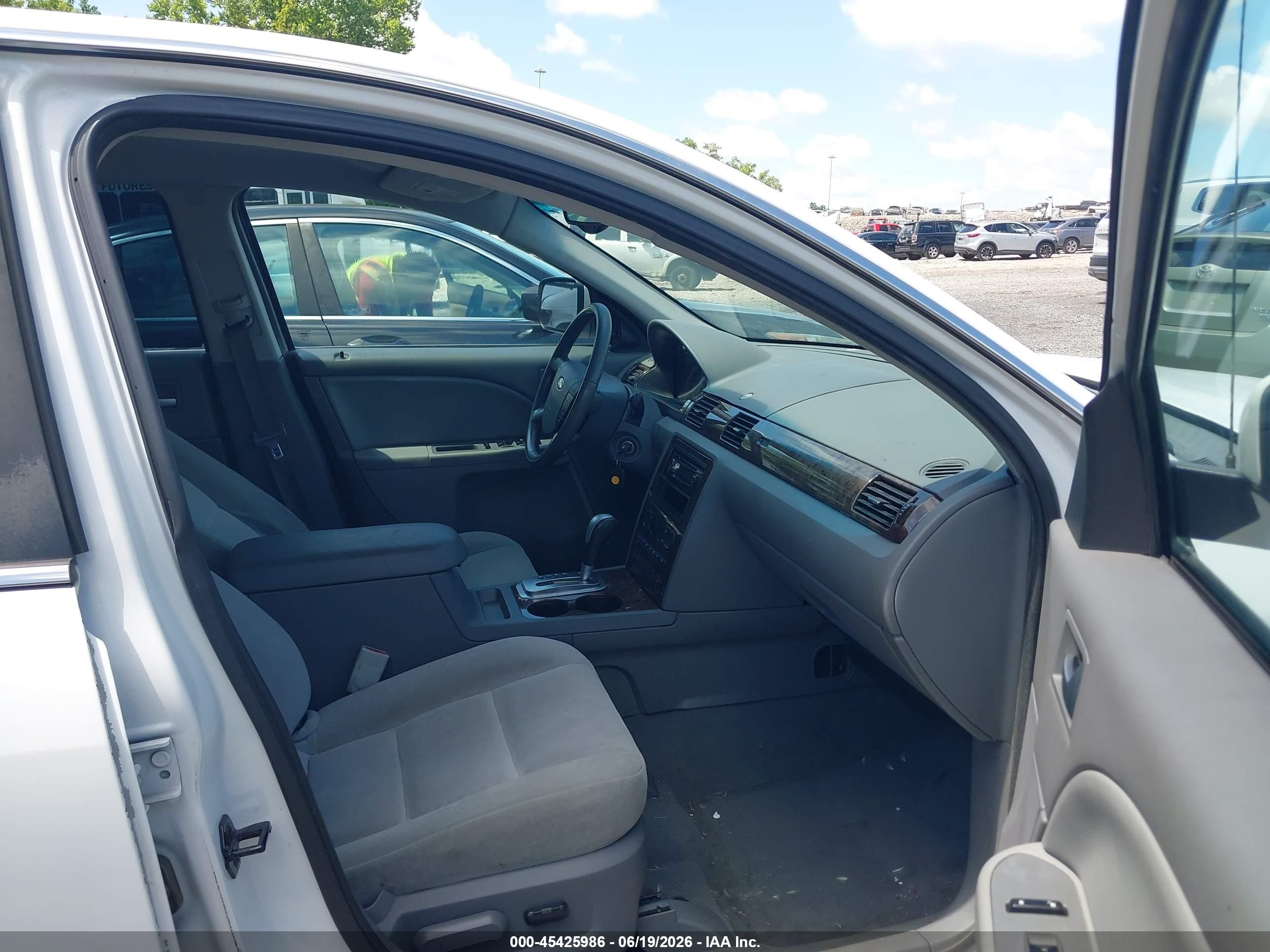 2005 Ford Five Hundred Sel White vin: 1FAFP24185G184225