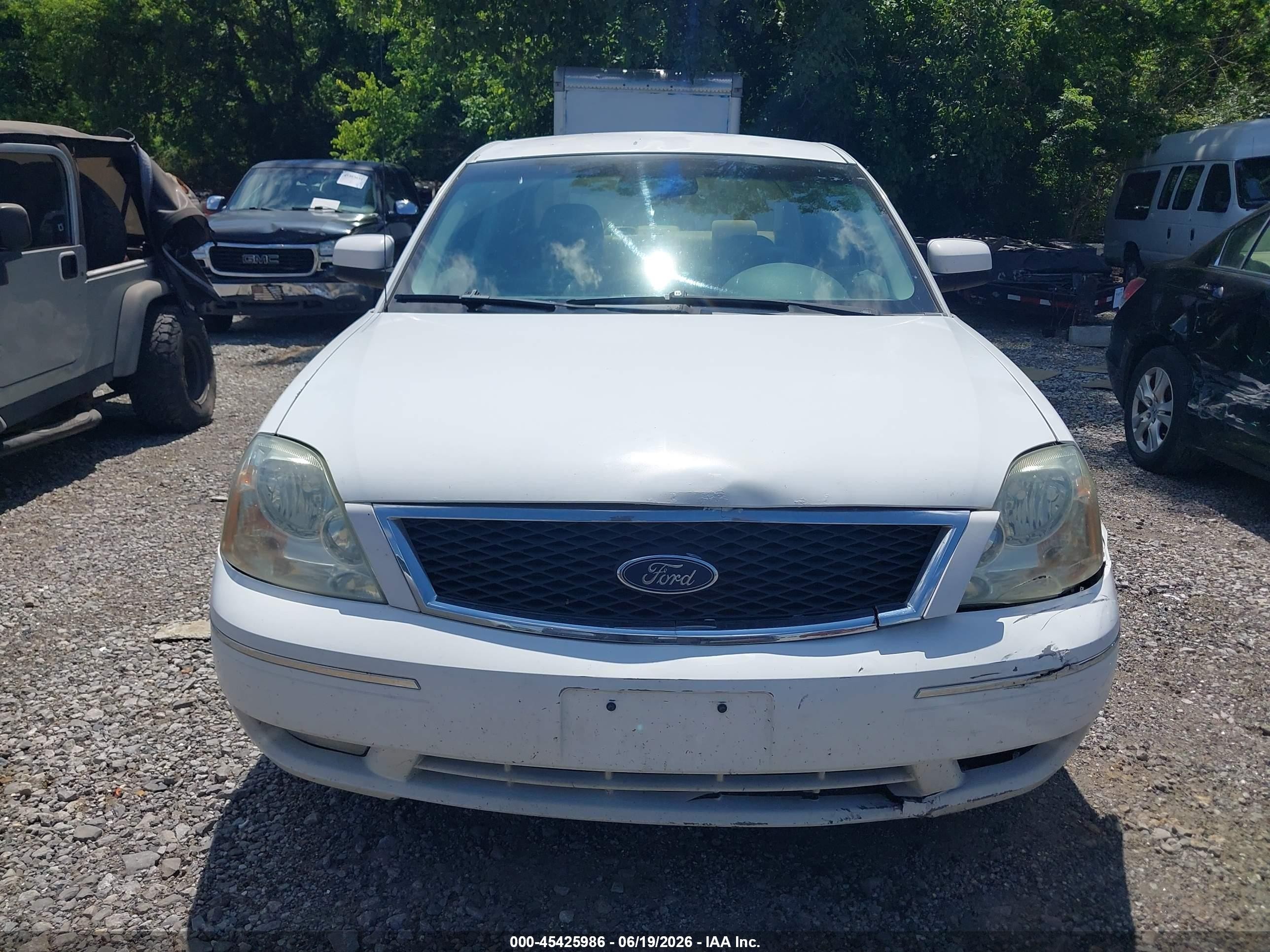 2005 Ford Five Hundred Sel White vin: 1FAFP24185G184225
