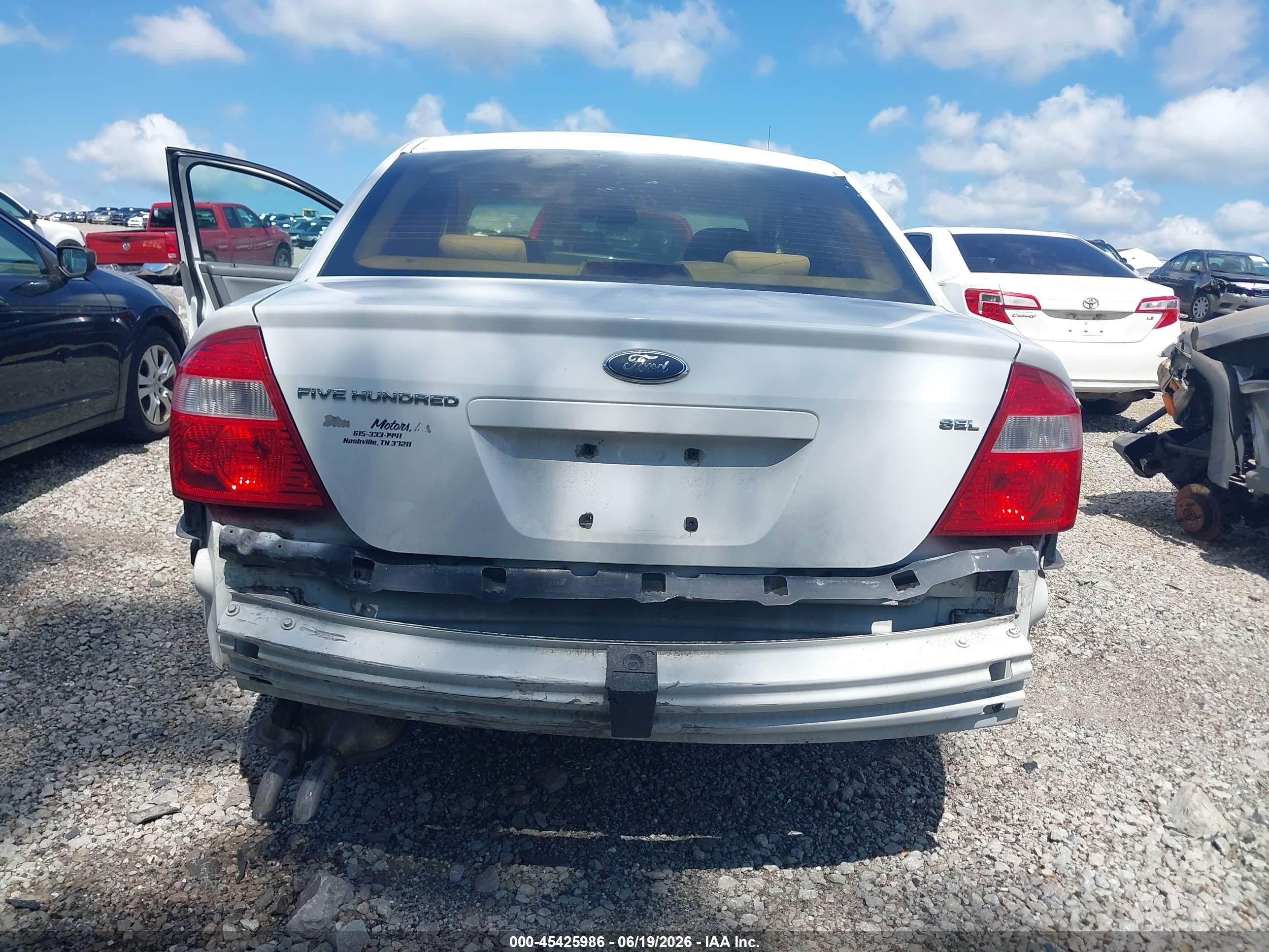 2005 Ford Five Hundred Sel White vin: 1FAFP24185G184225